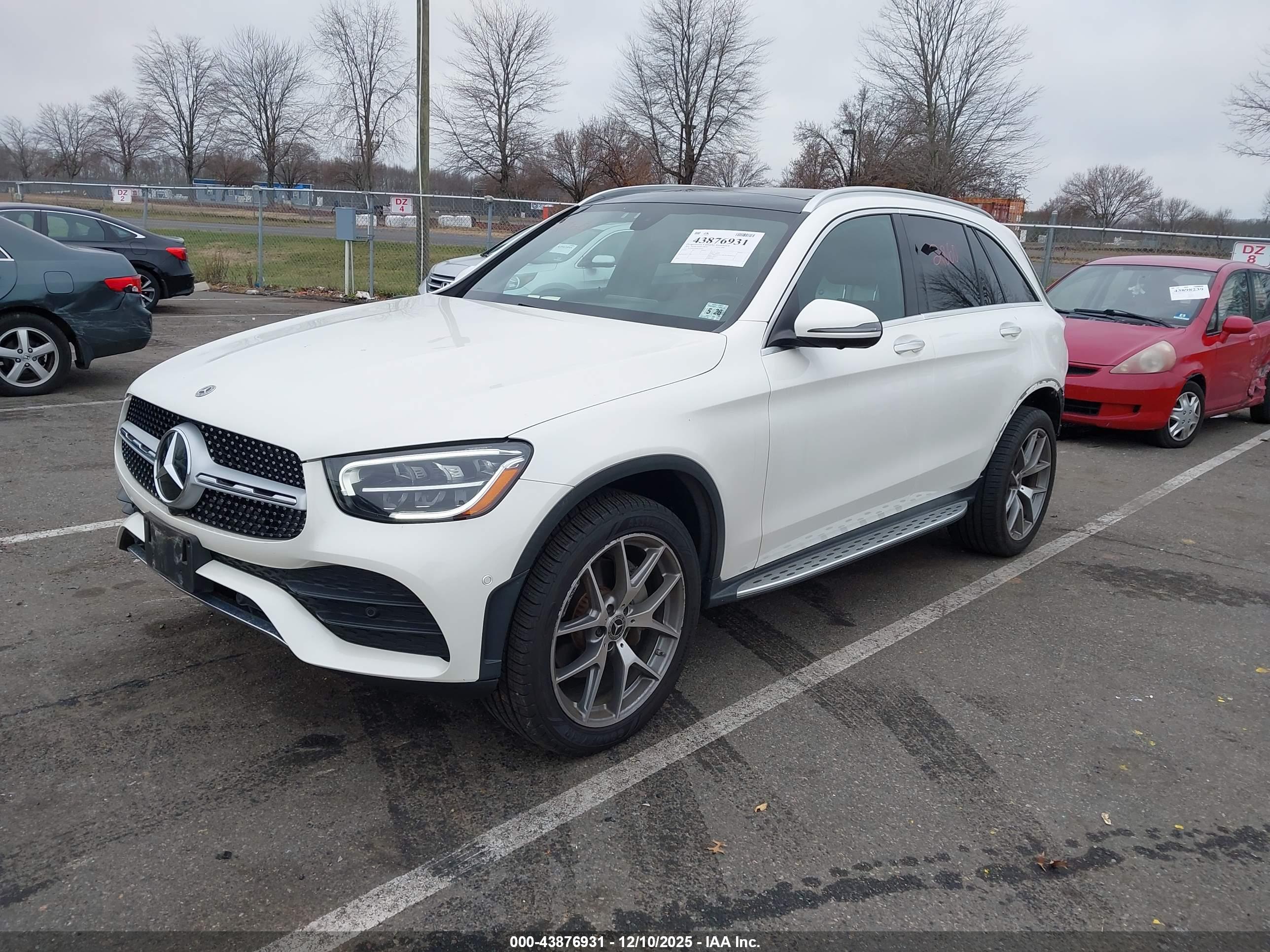 MERCEDES-BENZ GLC image 2