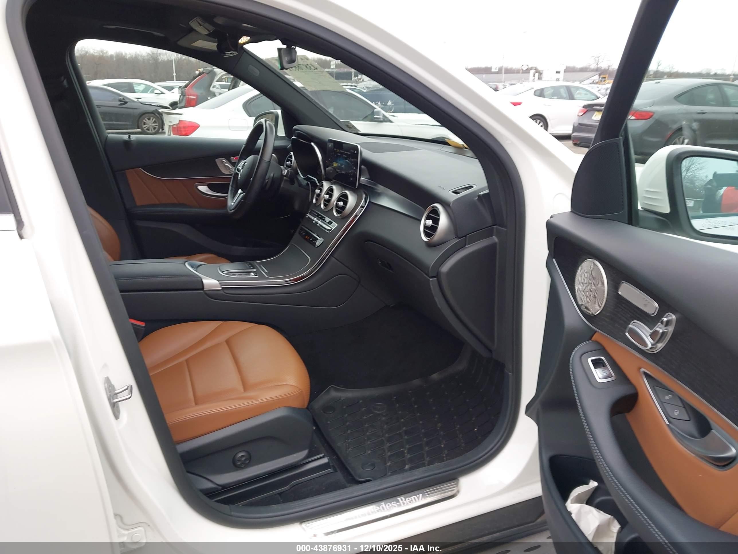 MERCEDES-BENZ GLC image 5