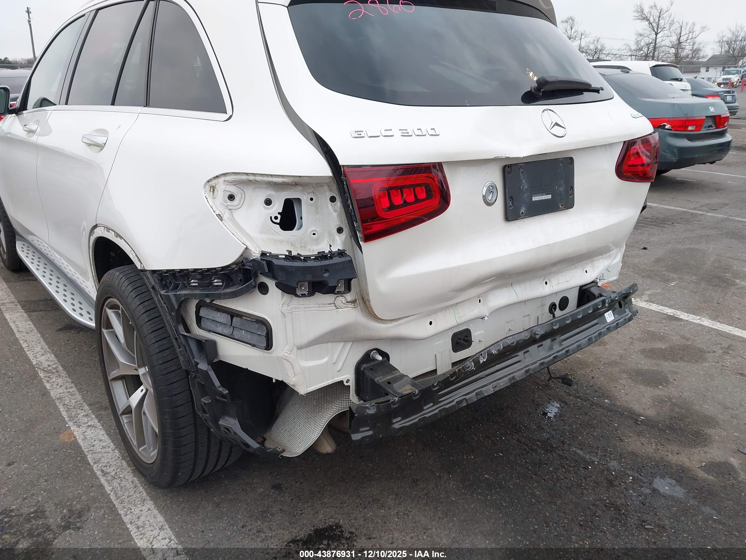 MERCEDES-BENZ GLC image 6
