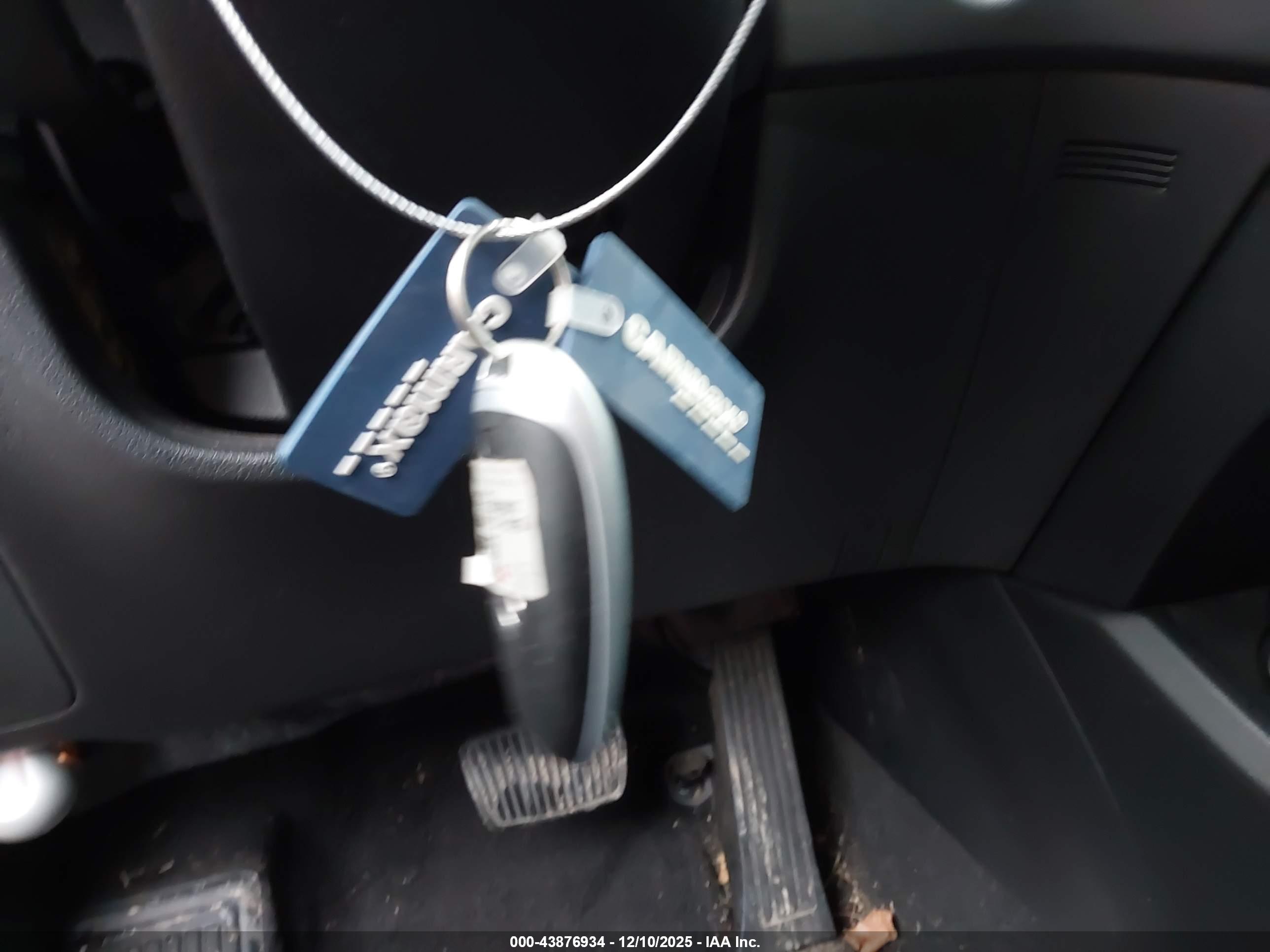 HYUNDAI SANTA image 11