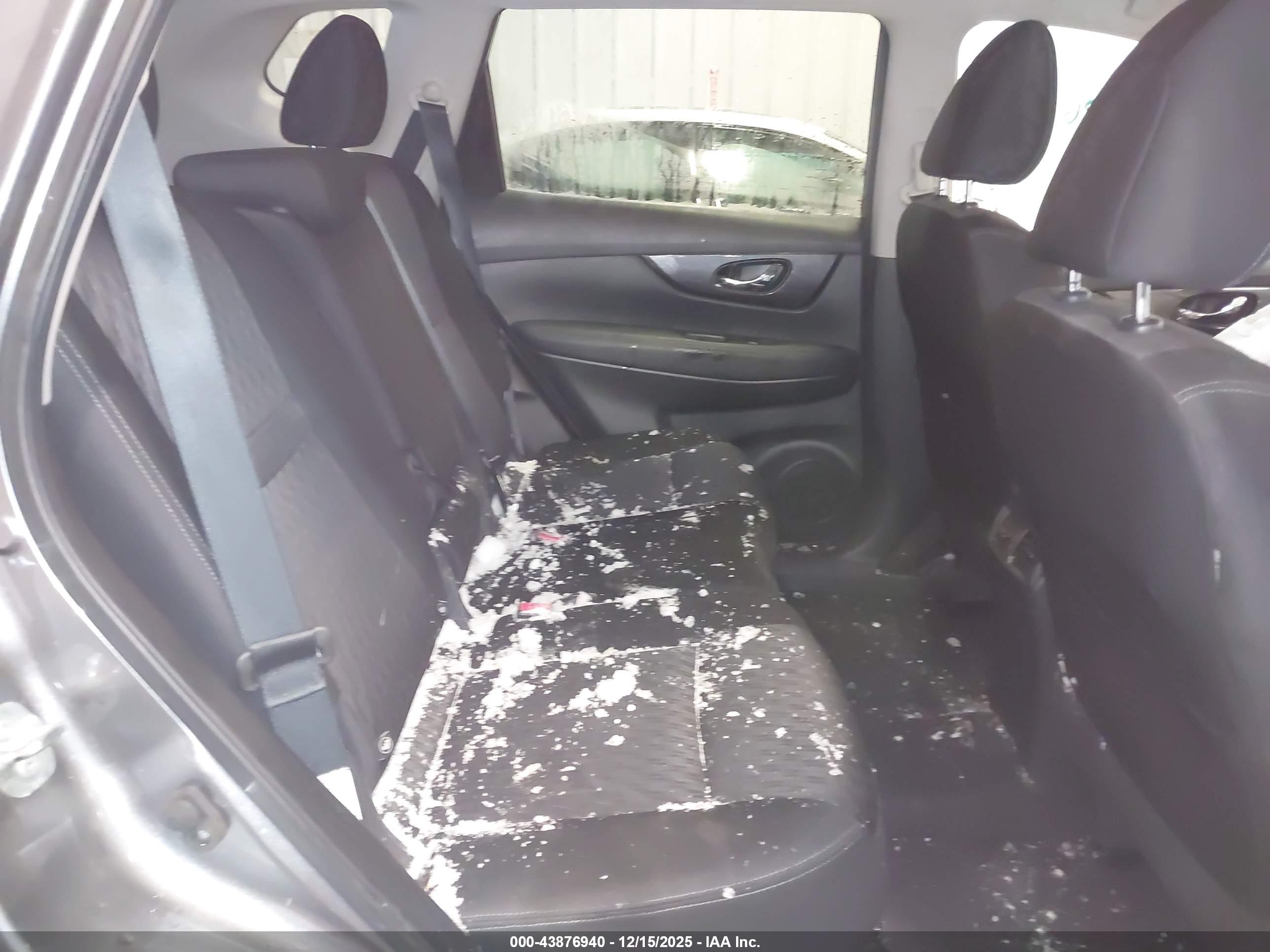 NISSAN ROGUE image 8