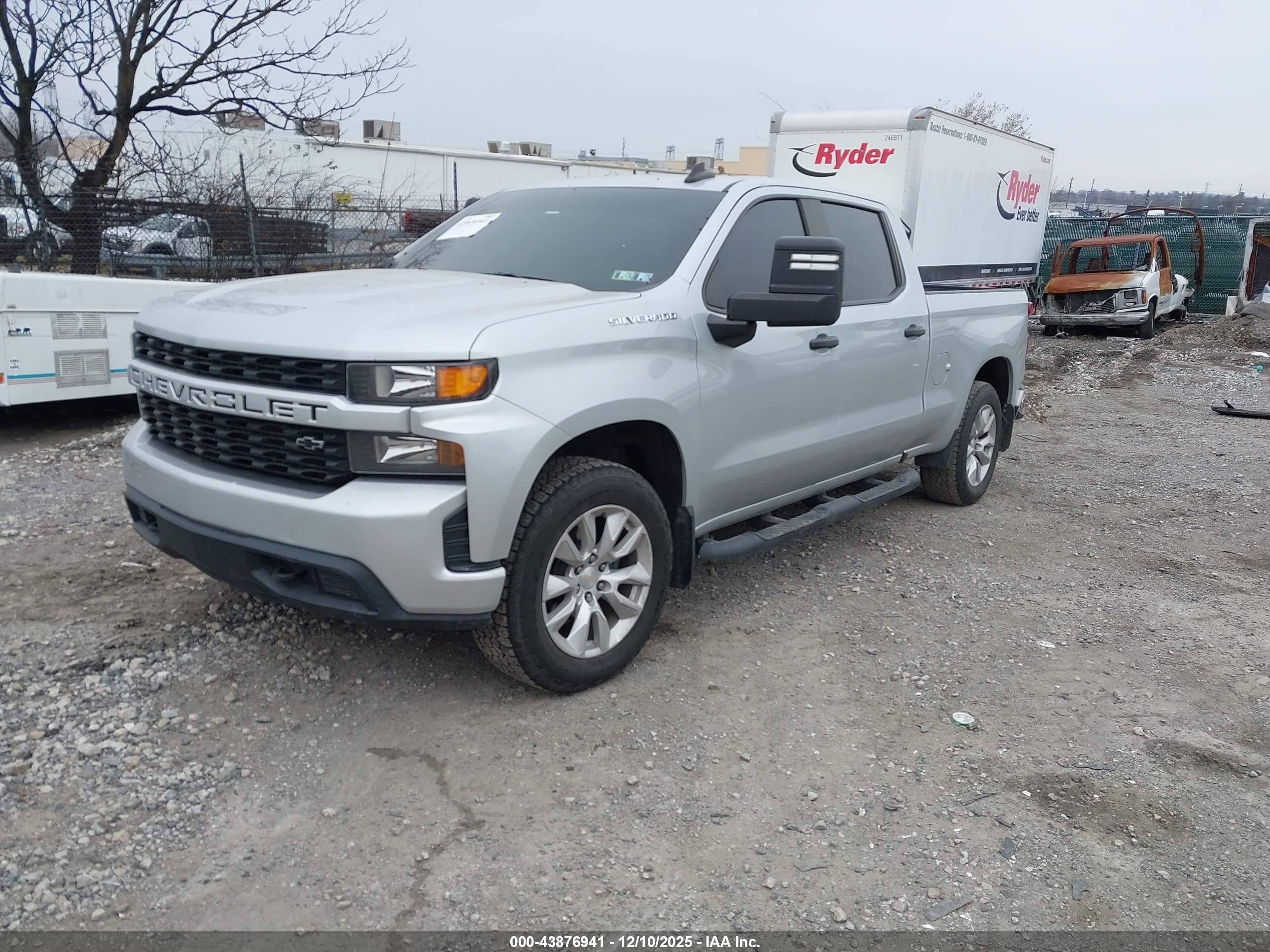 CHEVROLET SILVERADO image 2