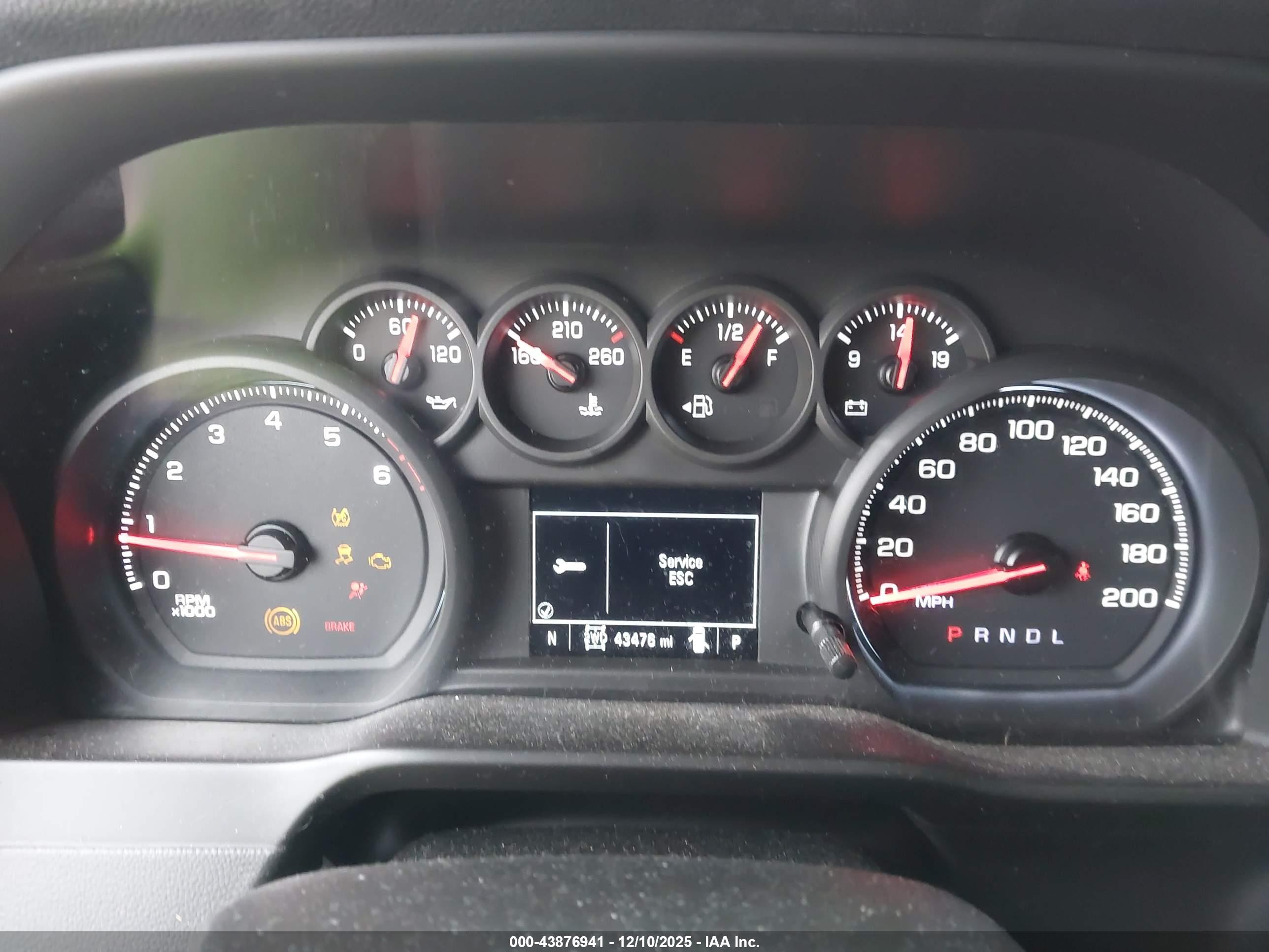 CHEVROLET SILVERADO image 7