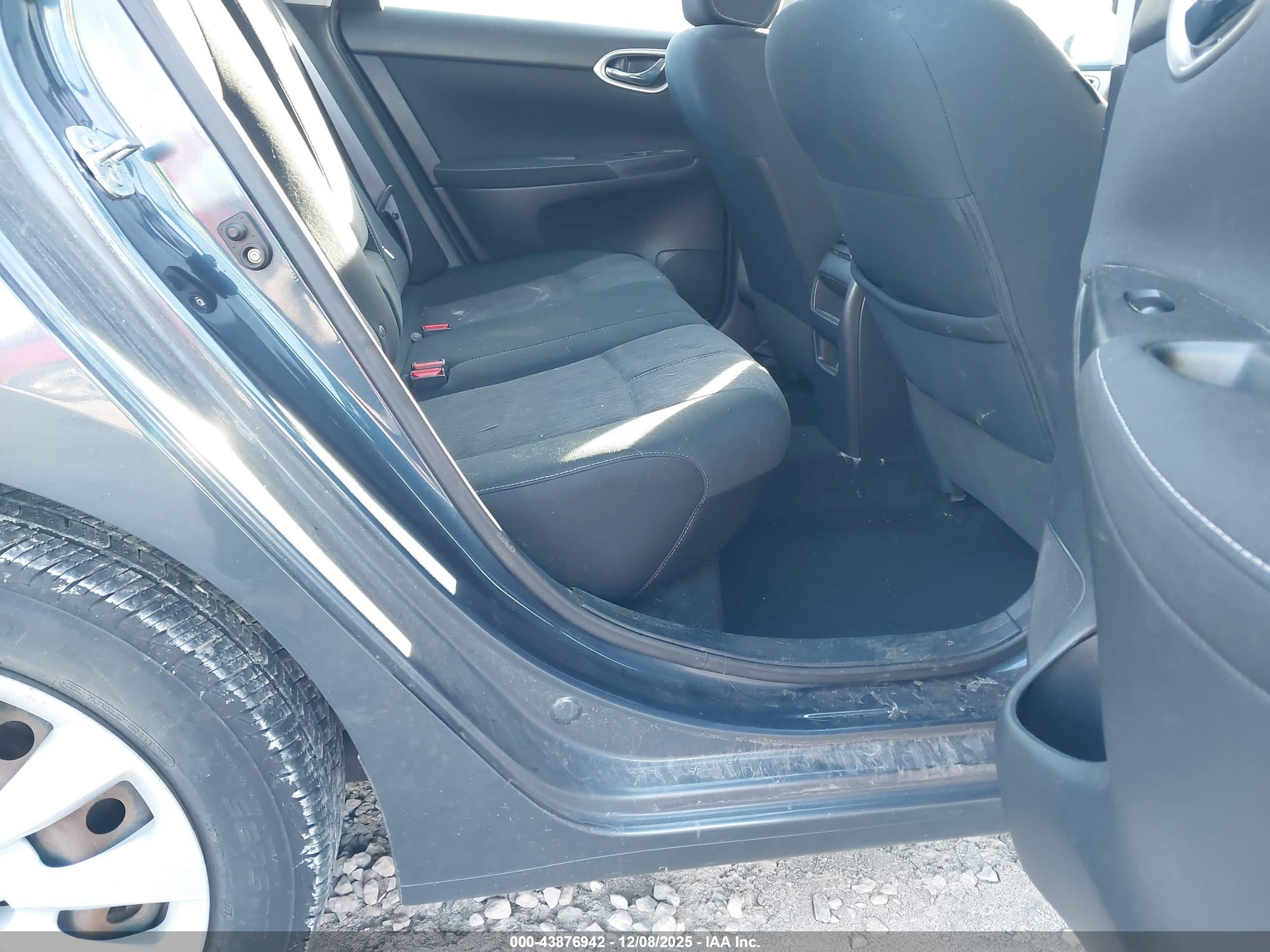 NISSAN SENTRA image 8