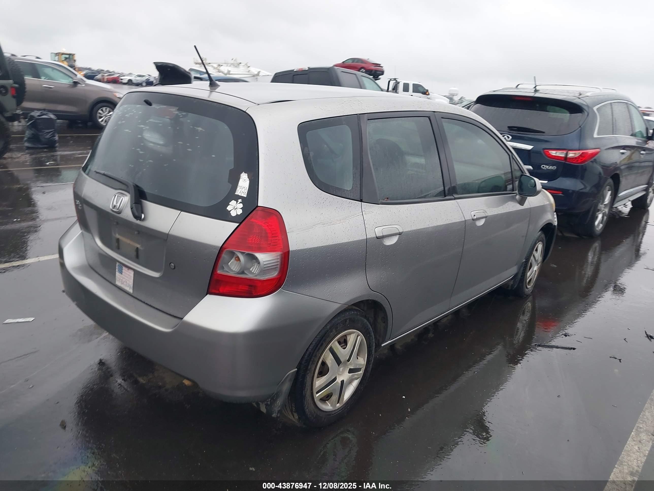 HONDA FIT image 4