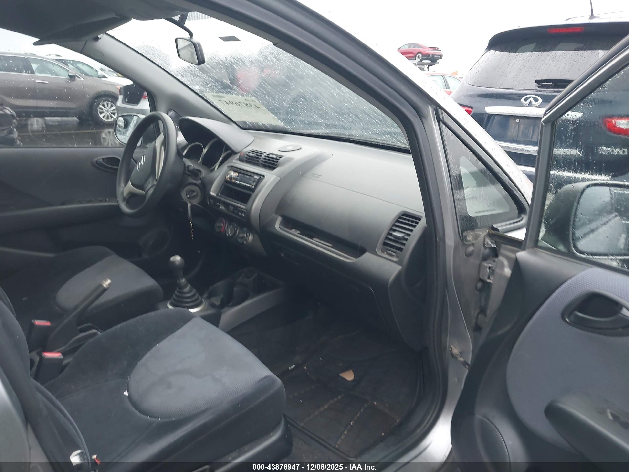 HONDA FIT image 5