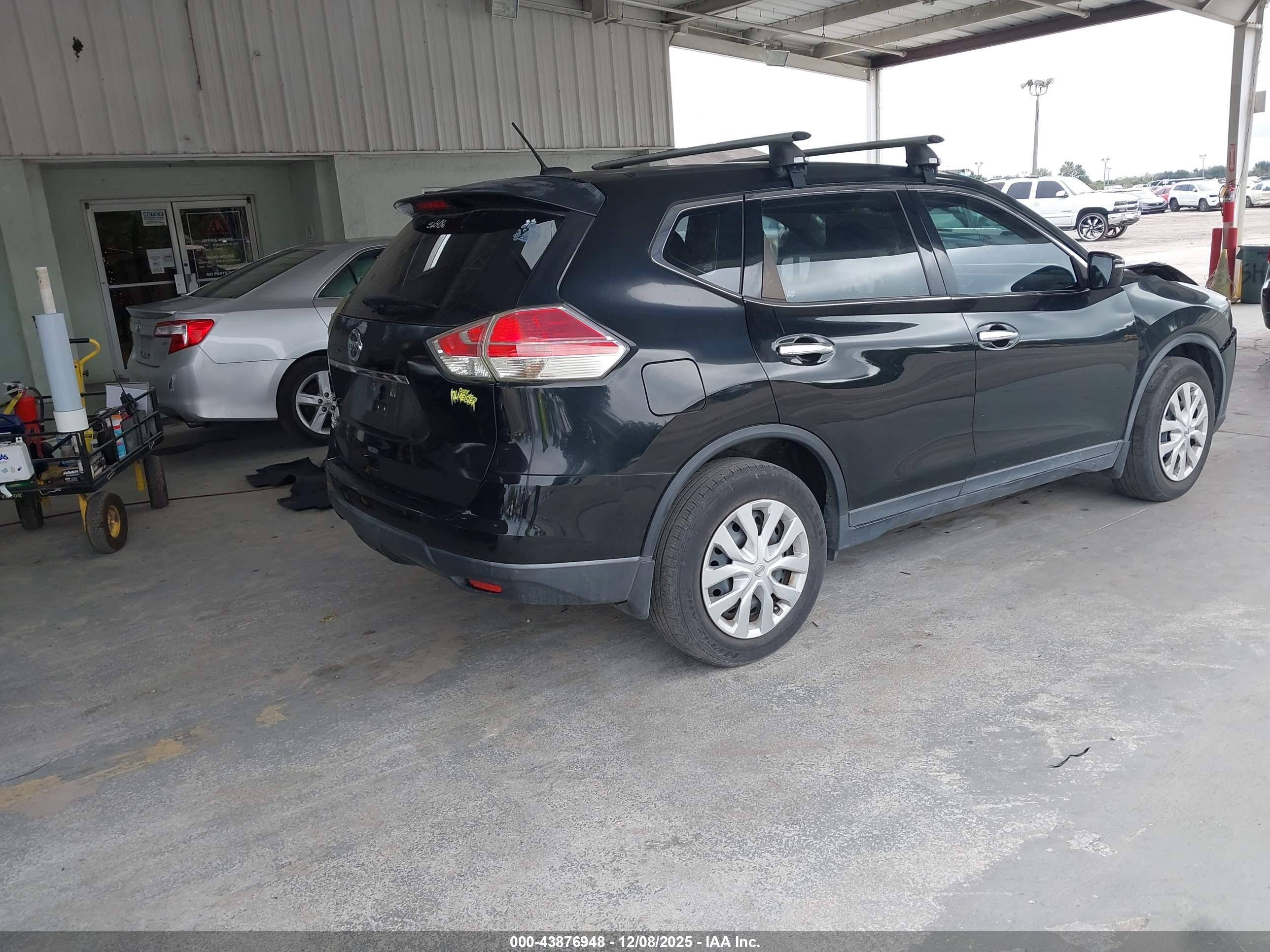NISSAN ROGUE image 4
