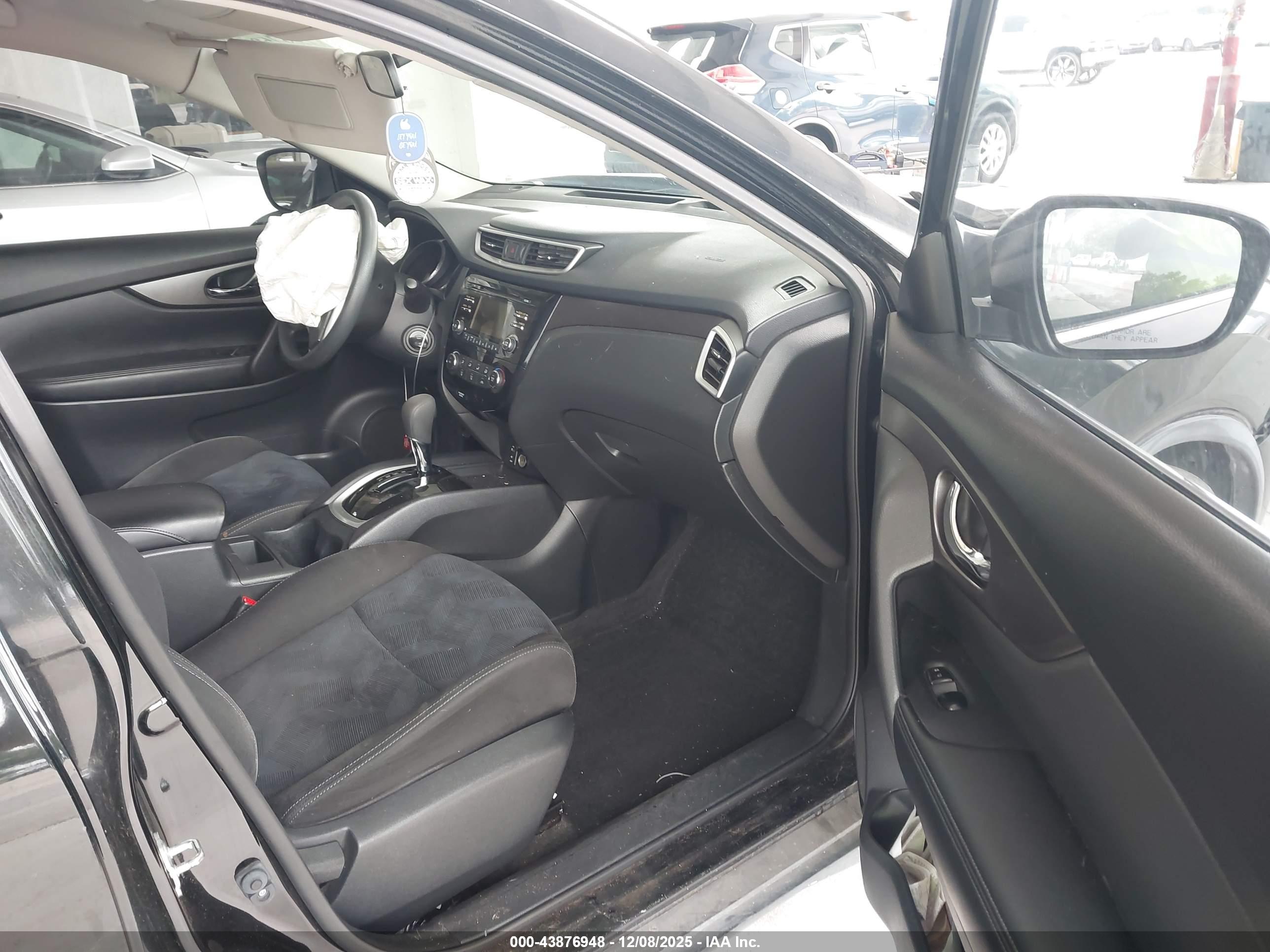 NISSAN ROGUE image 5