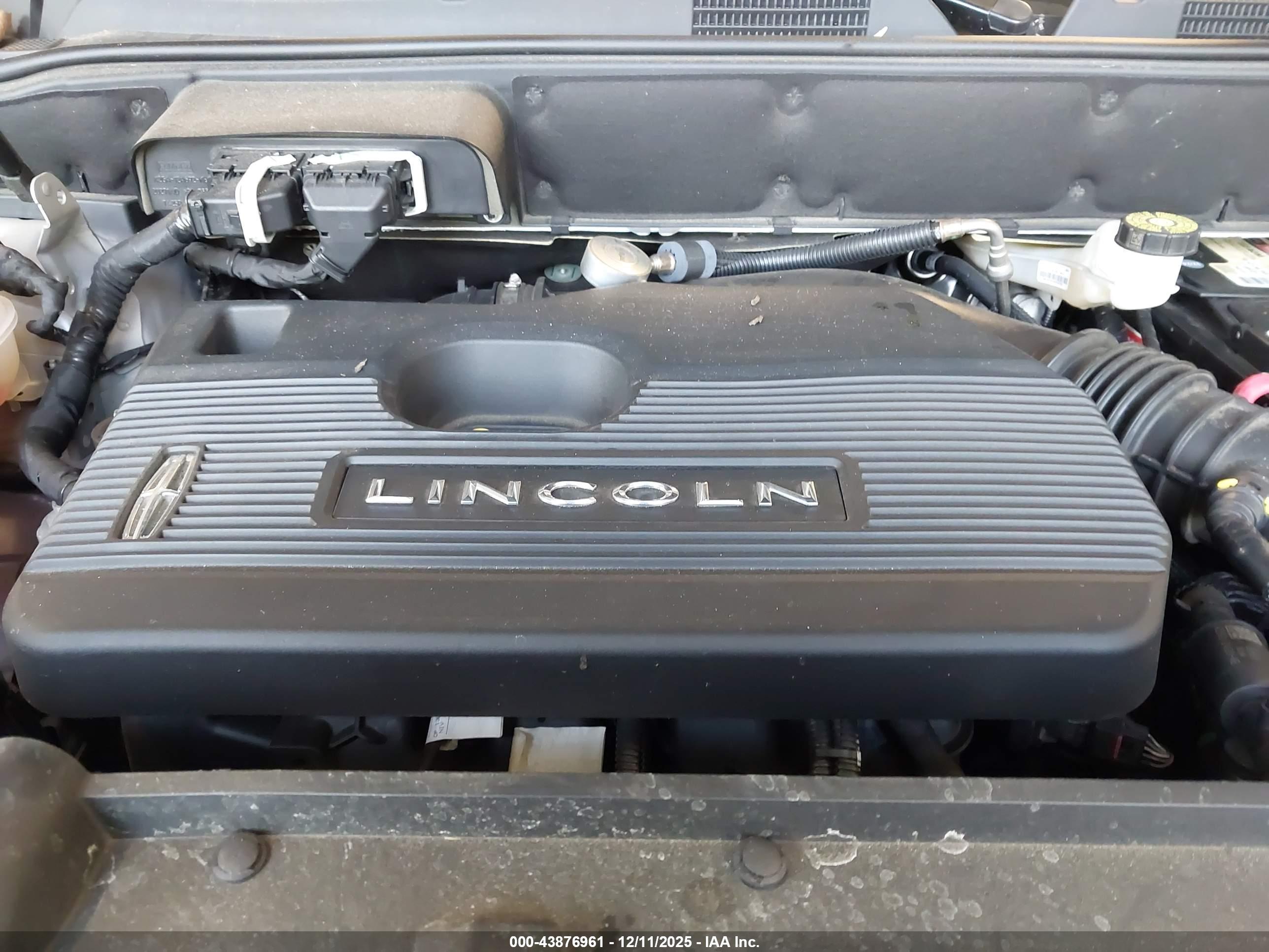 LINCOLN NAUTILUS image 10