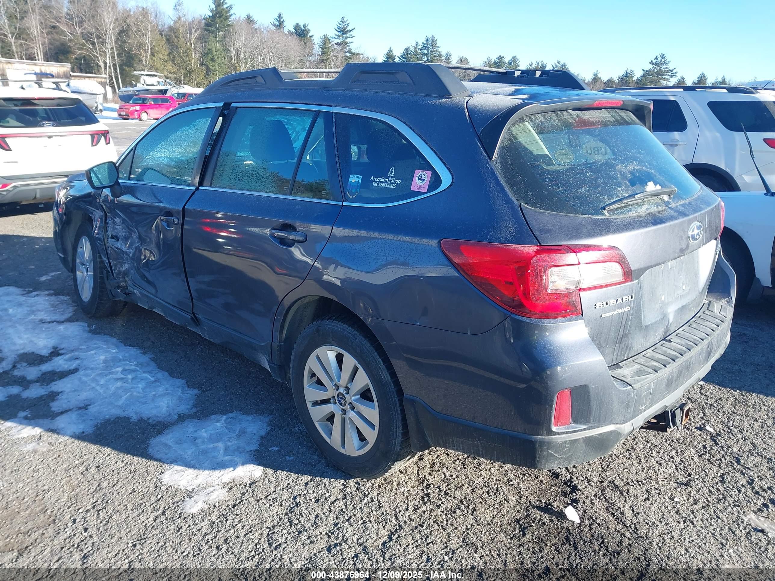 SUBARU OUTBACK image 3
