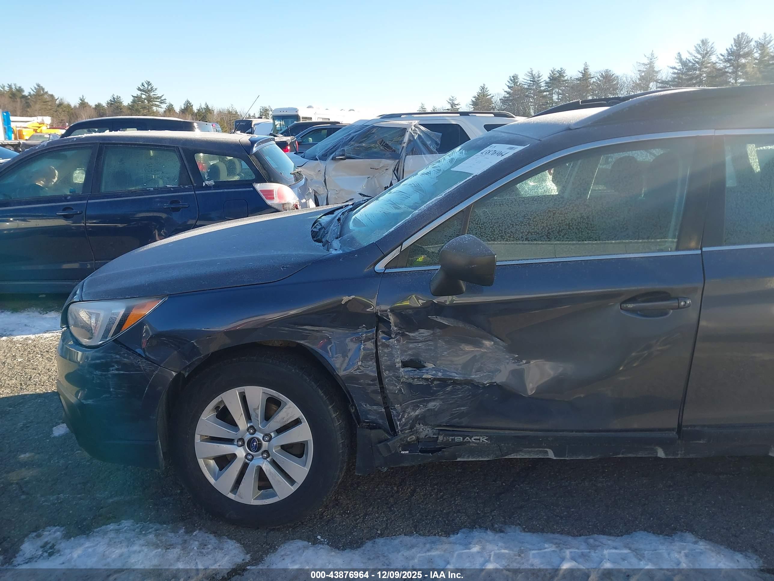 SUBARU OUTBACK image 6