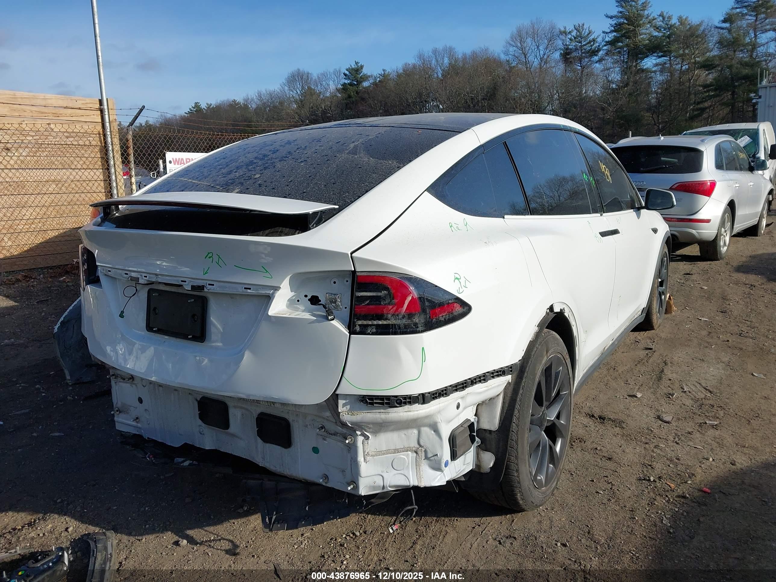 TESLA MODEL image 4
