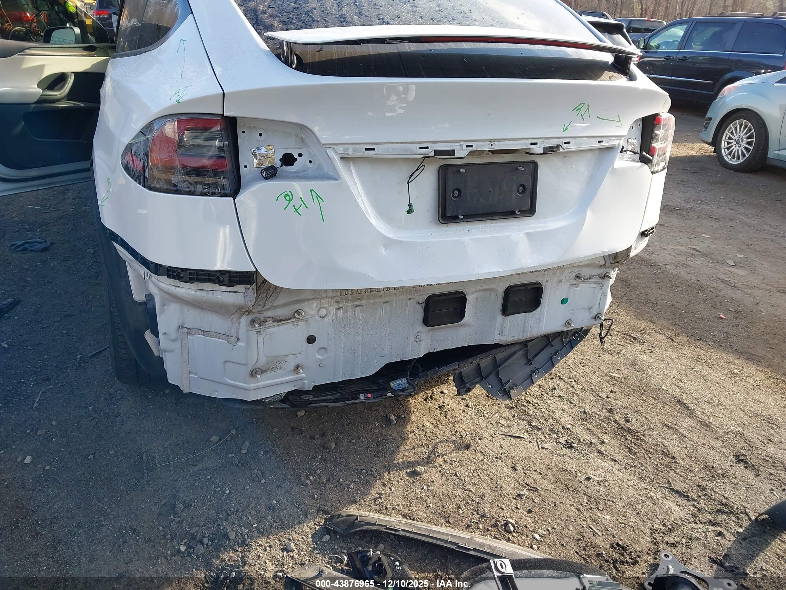 TESLA MODEL image 6