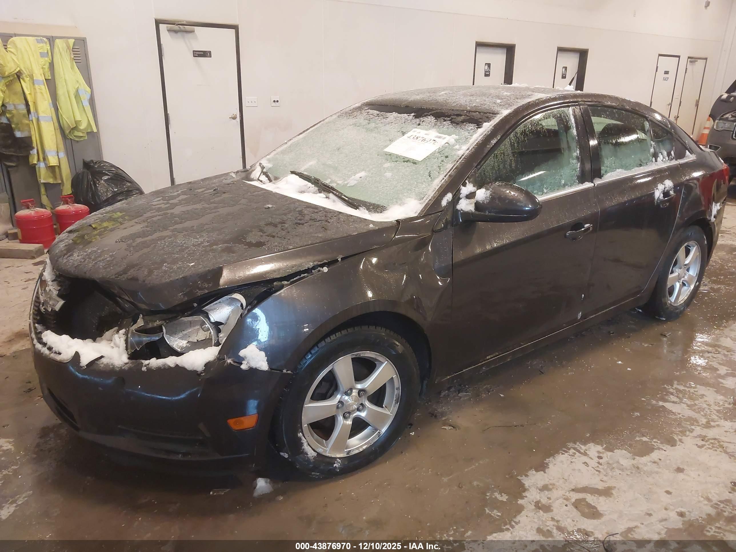 CHEVROLET CRUZE image 2