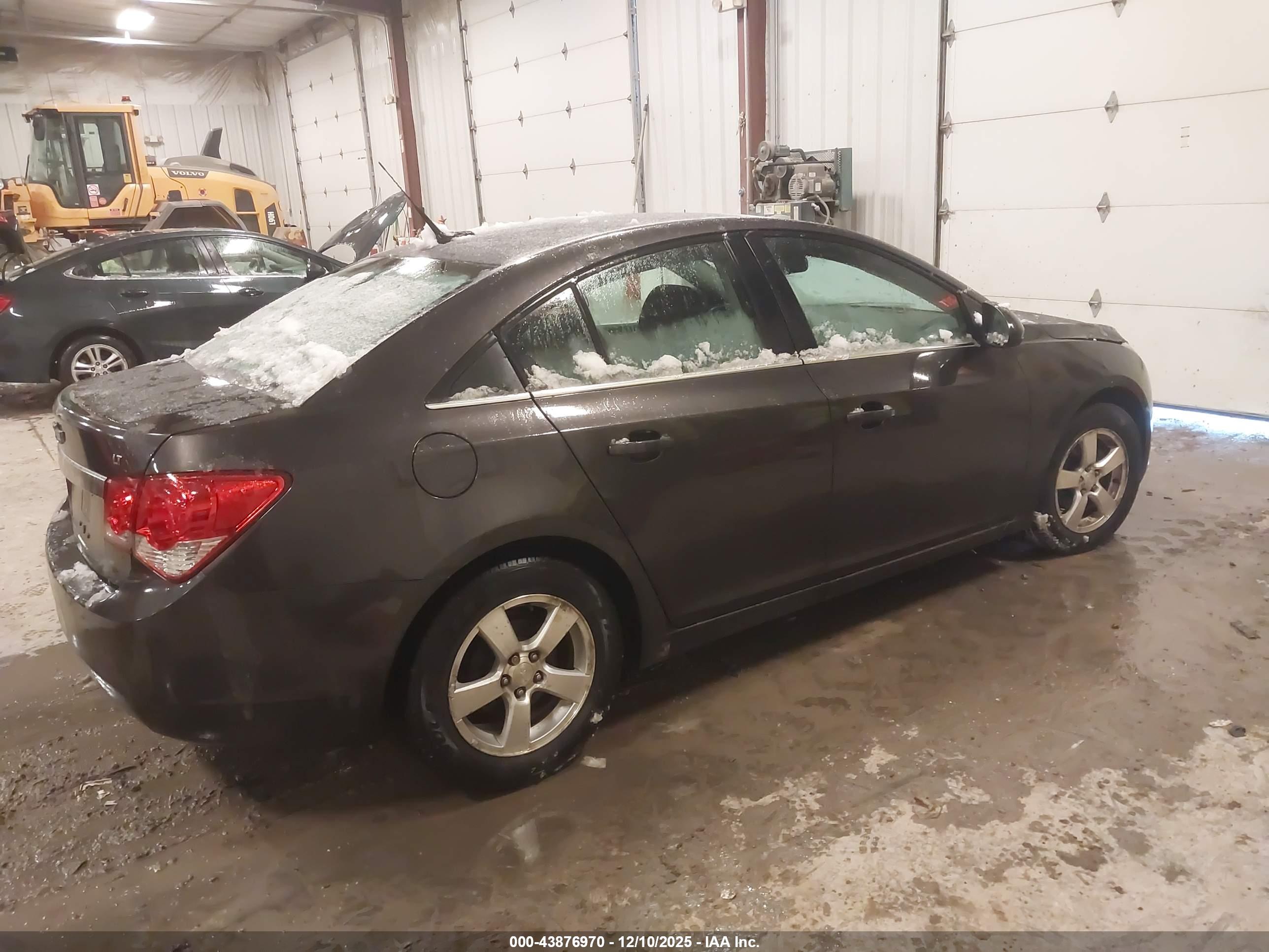 CHEVROLET CRUZE image 4