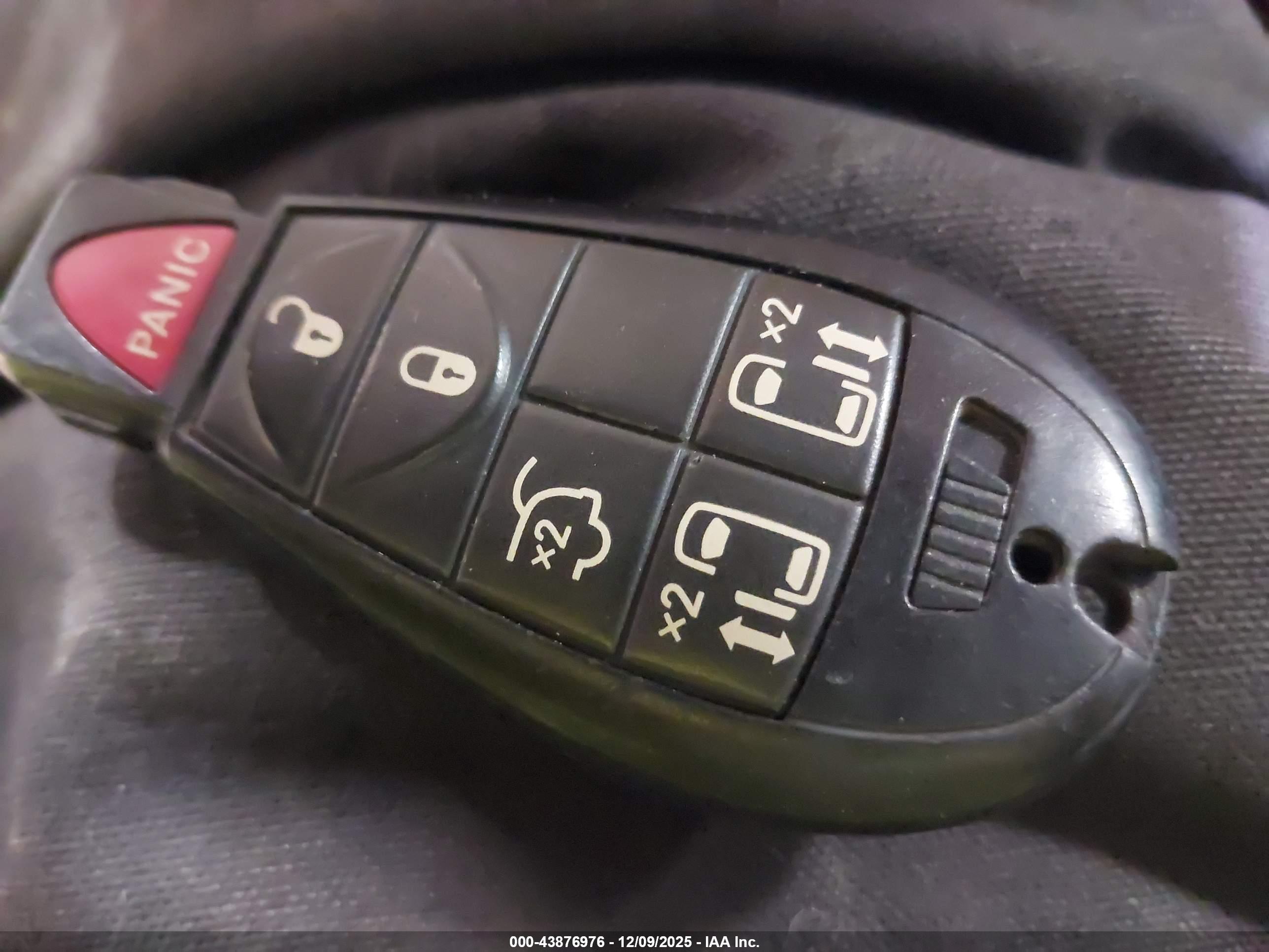 CHRYSLER TOWN image 11