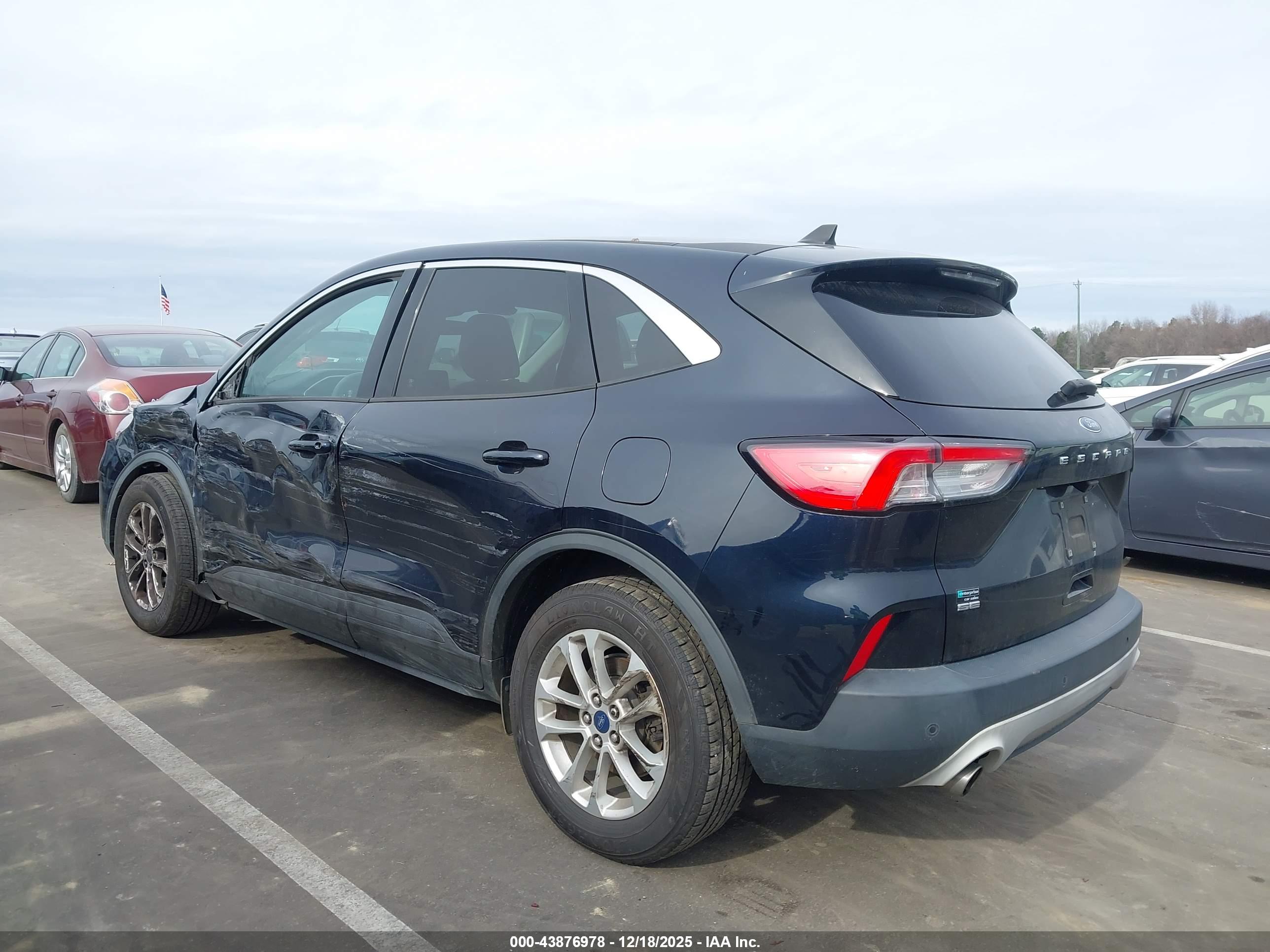 FORD ESCAPE image 3