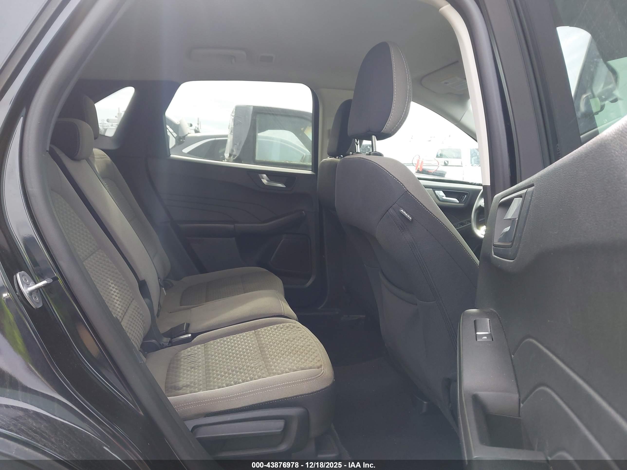 FORD ESCAPE image 8
