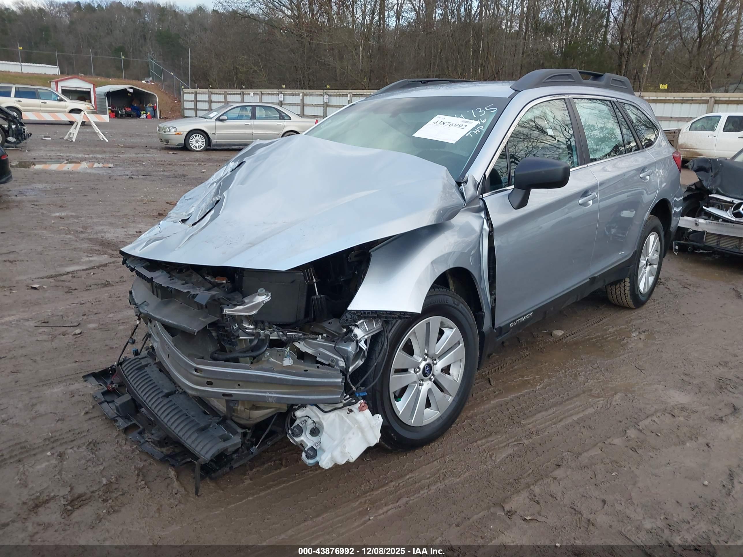 SUBARU OUTBACK image 2