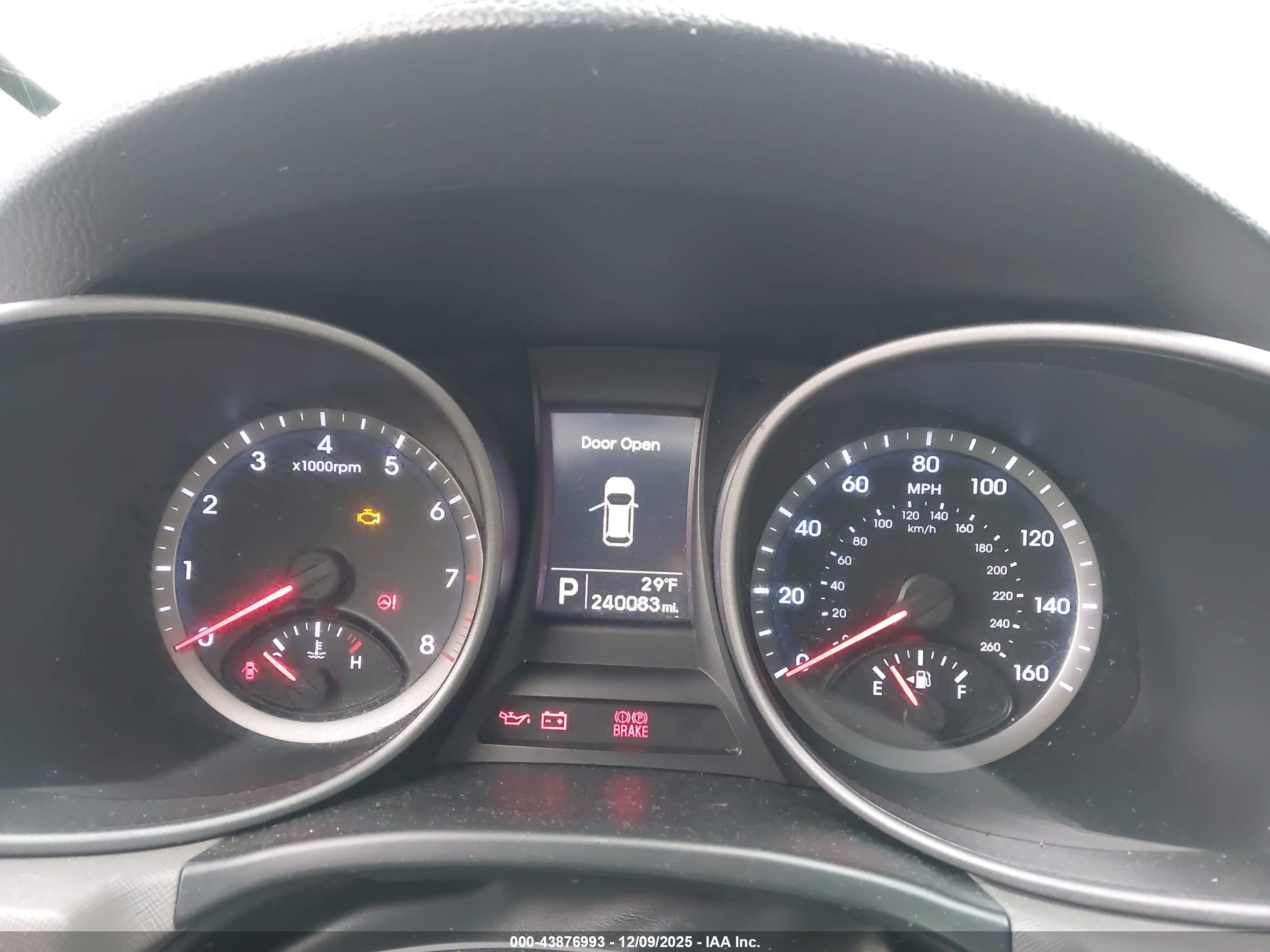 HYUNDAI SANTA image 7