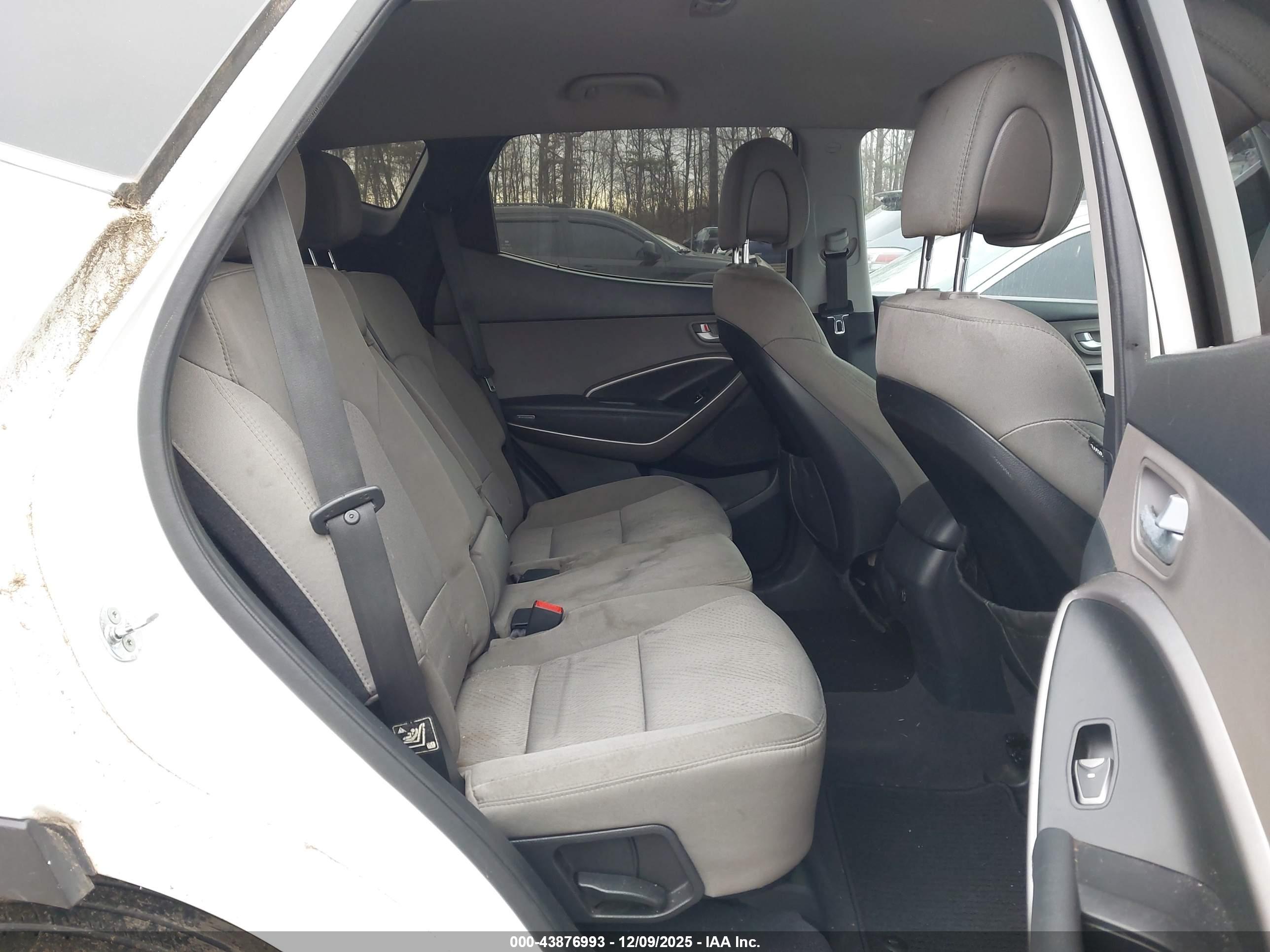 HYUNDAI SANTA image 8