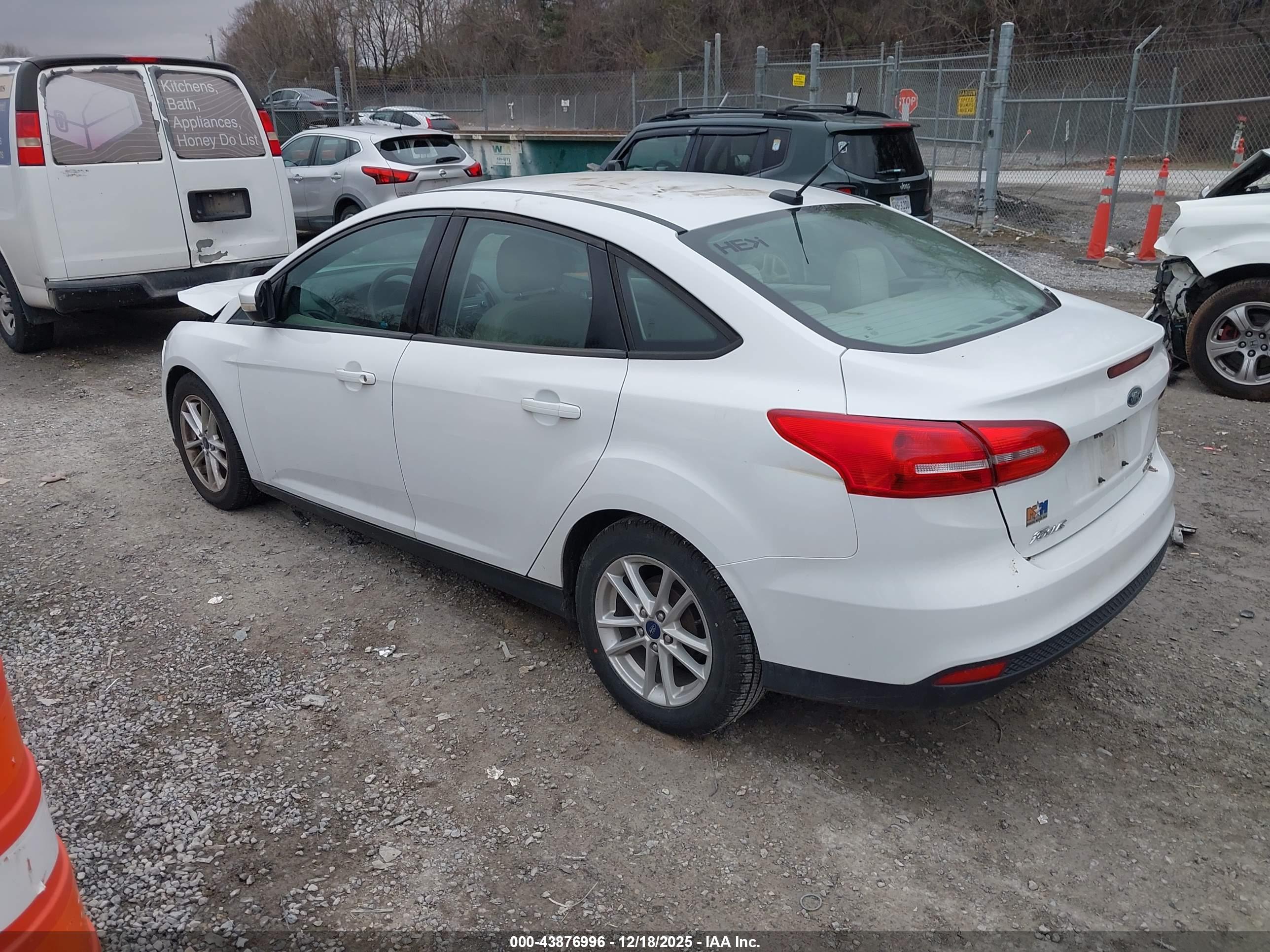 FORD FOCUS image 3