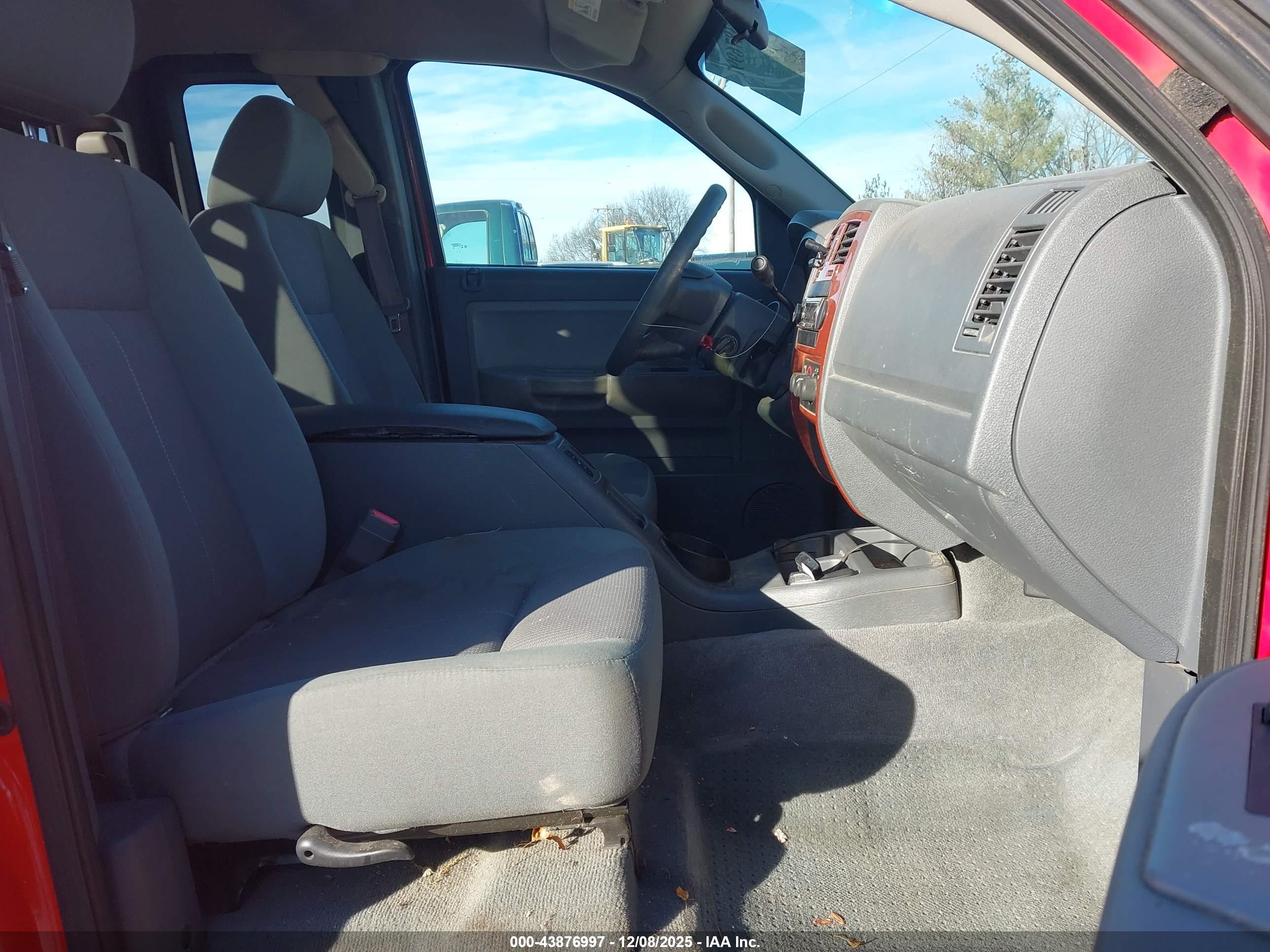 DODGE DAKOTA image 5
