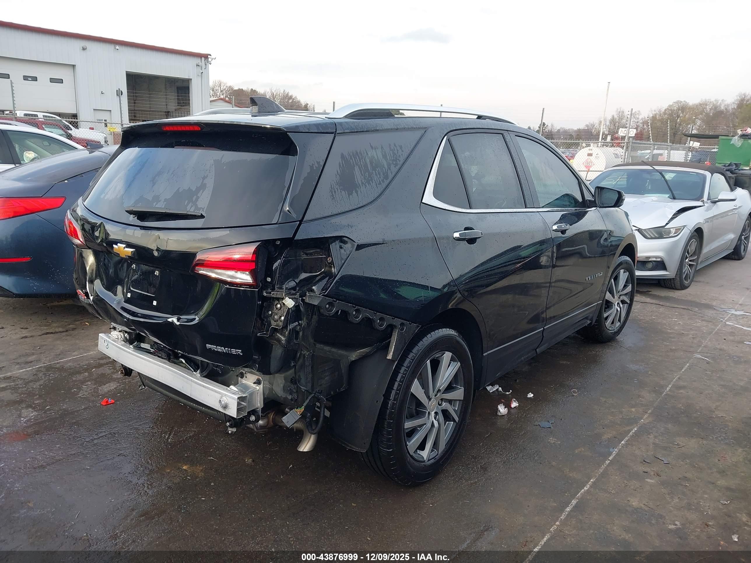 CHEVROLET EQUINOX image 4