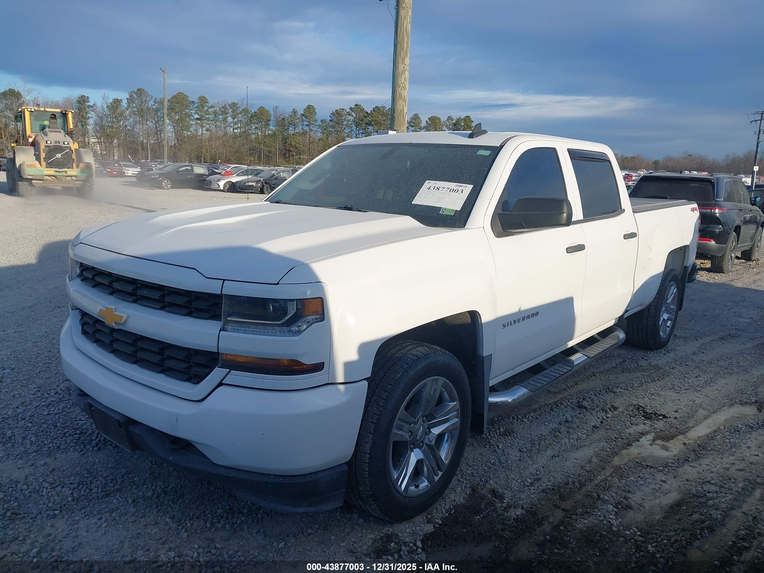 CHEVROLET SILVERADO image 2