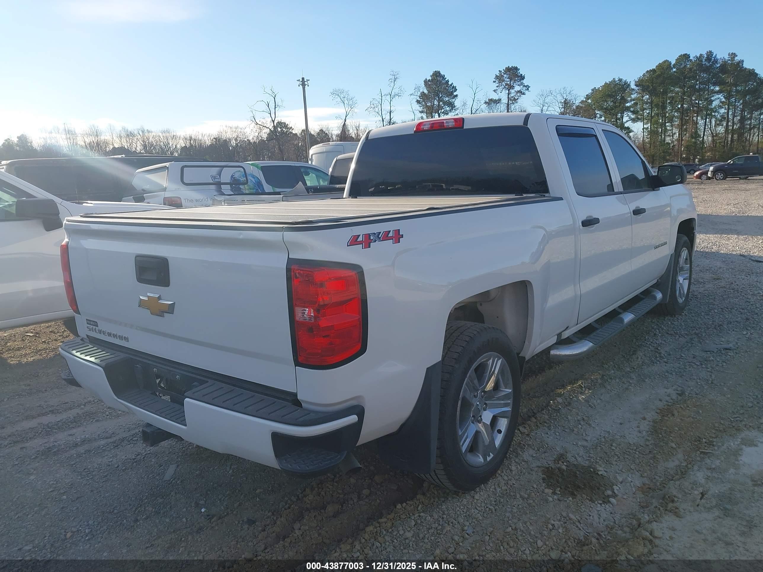 CHEVROLET SILVERADO image 4