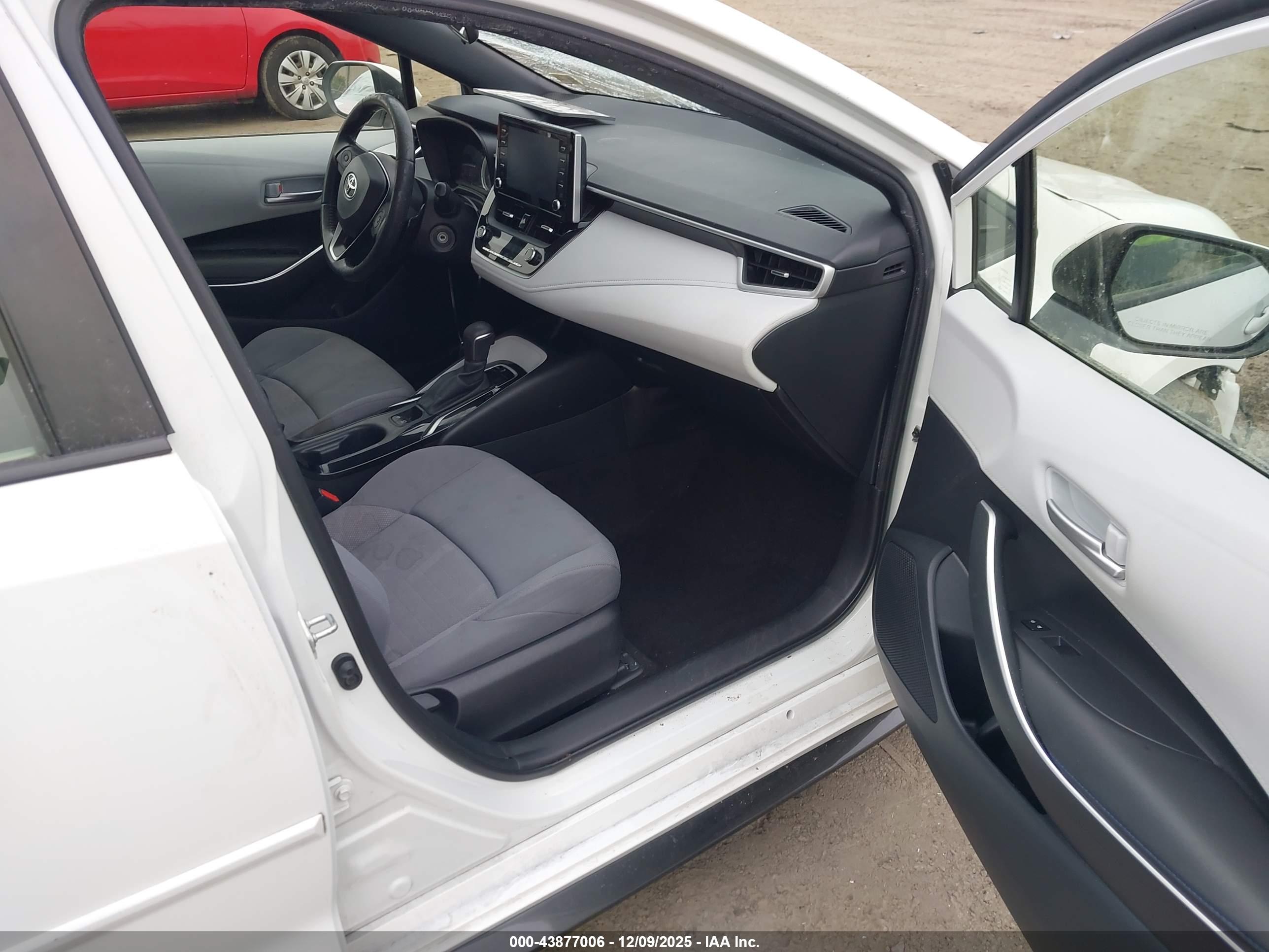 TOYOTA COROLLA image 5