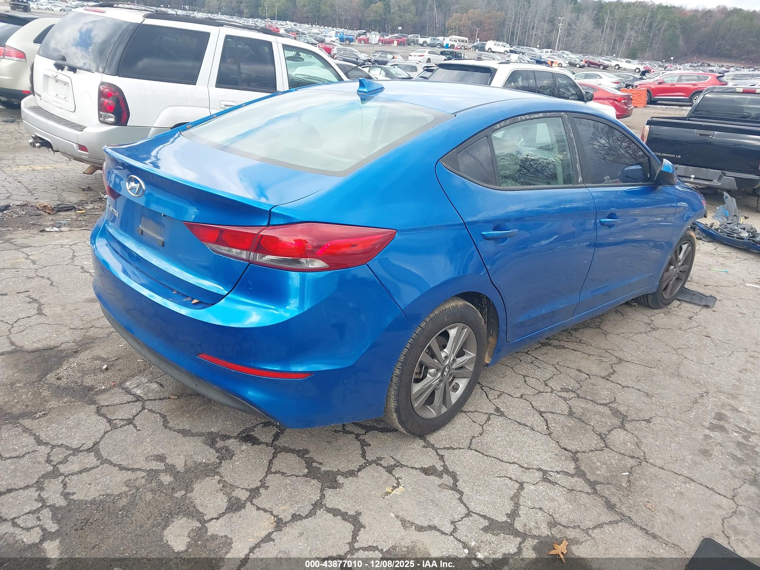 HYUNDAI ELANTRA image 4