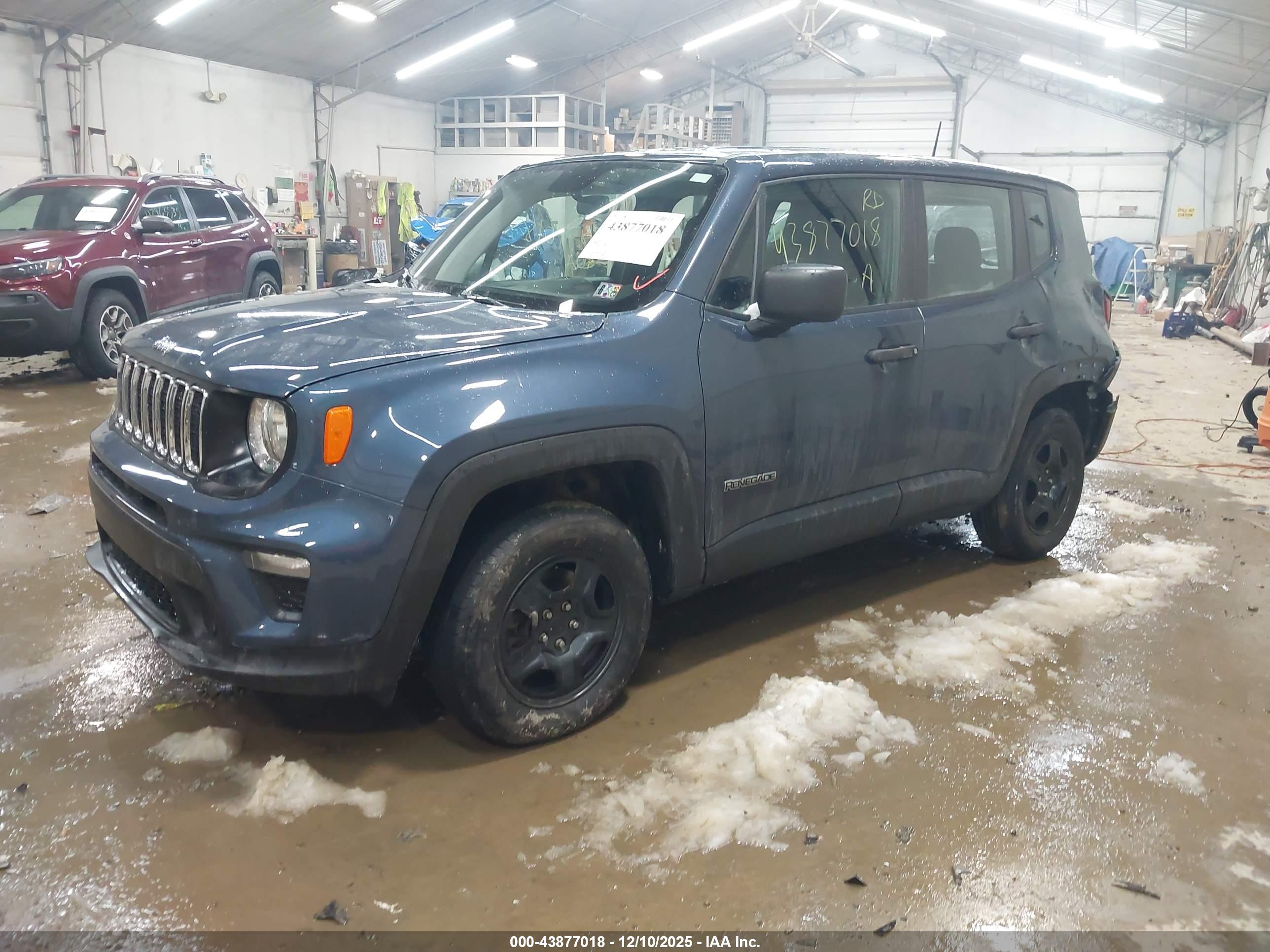 JEEP RENEGADE image 2