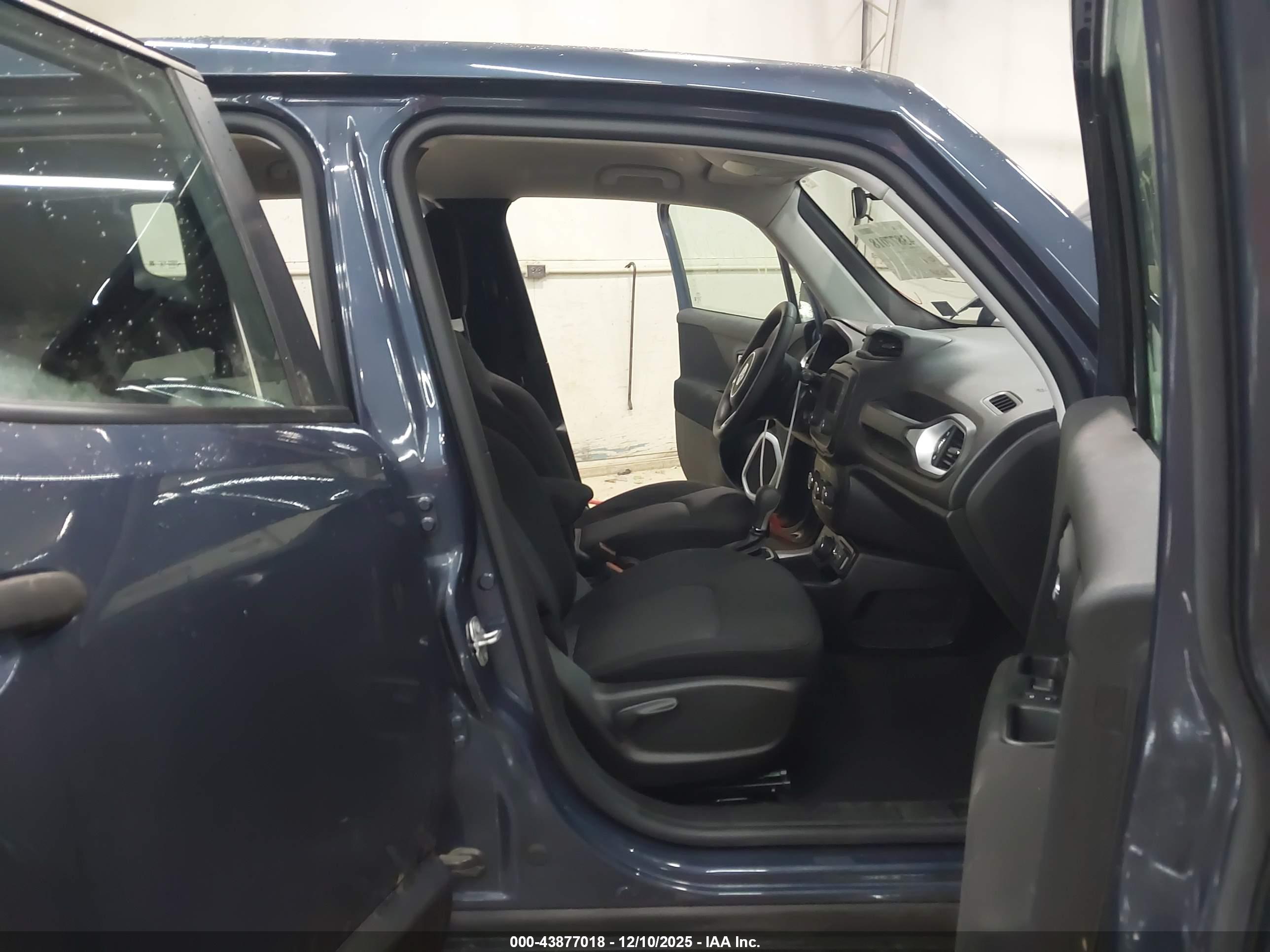 JEEP RENEGADE image 5