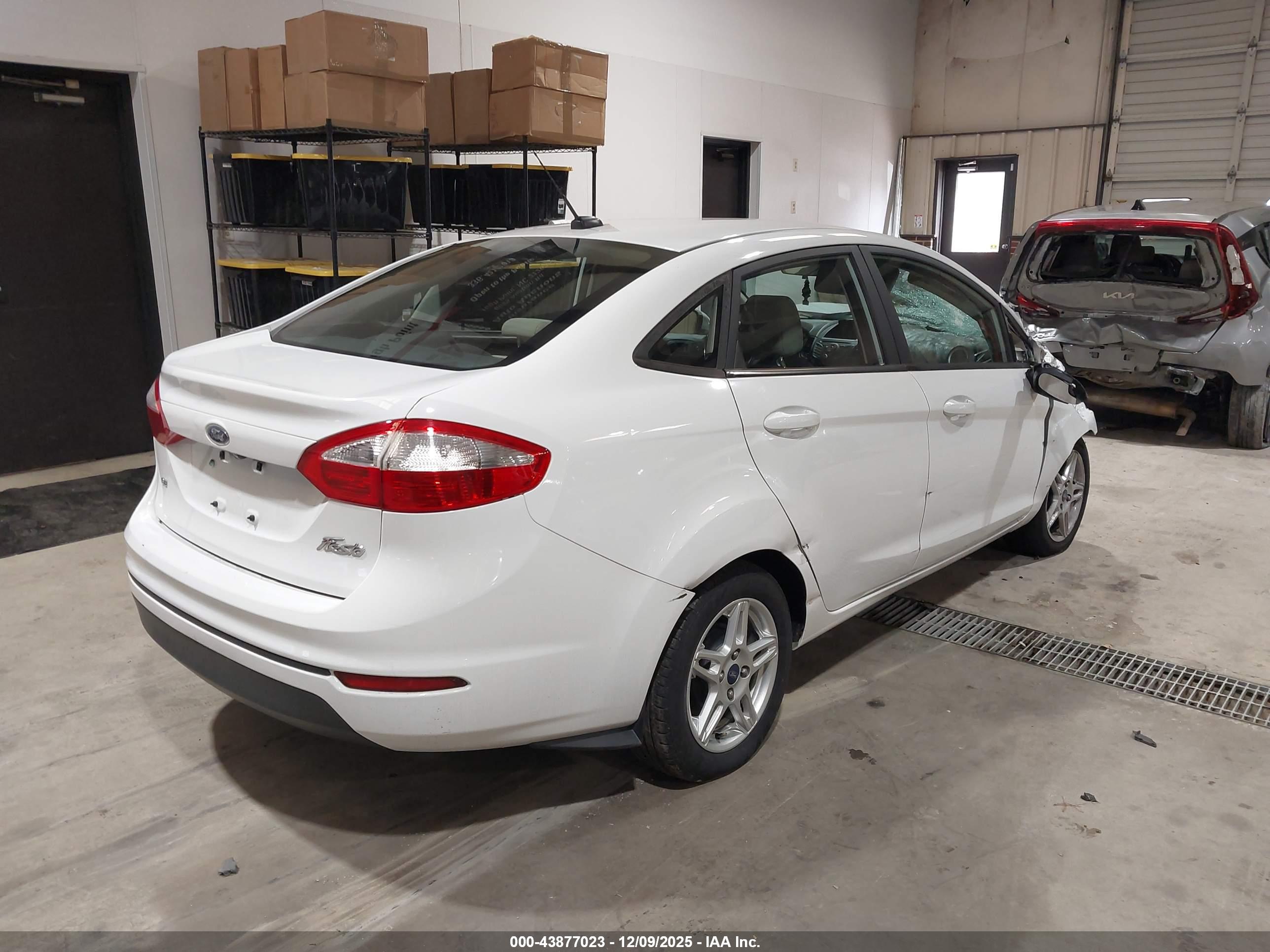 FORD FIESTA image 4