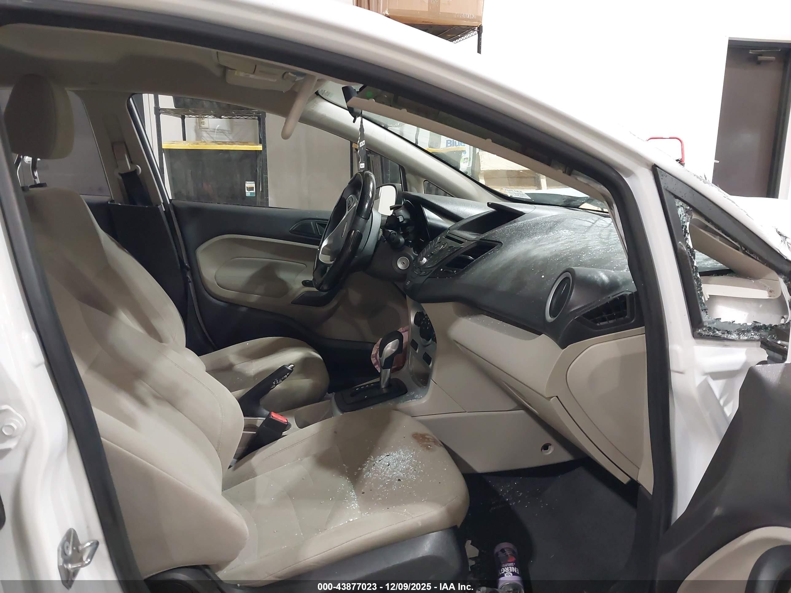 FORD FIESTA image 5