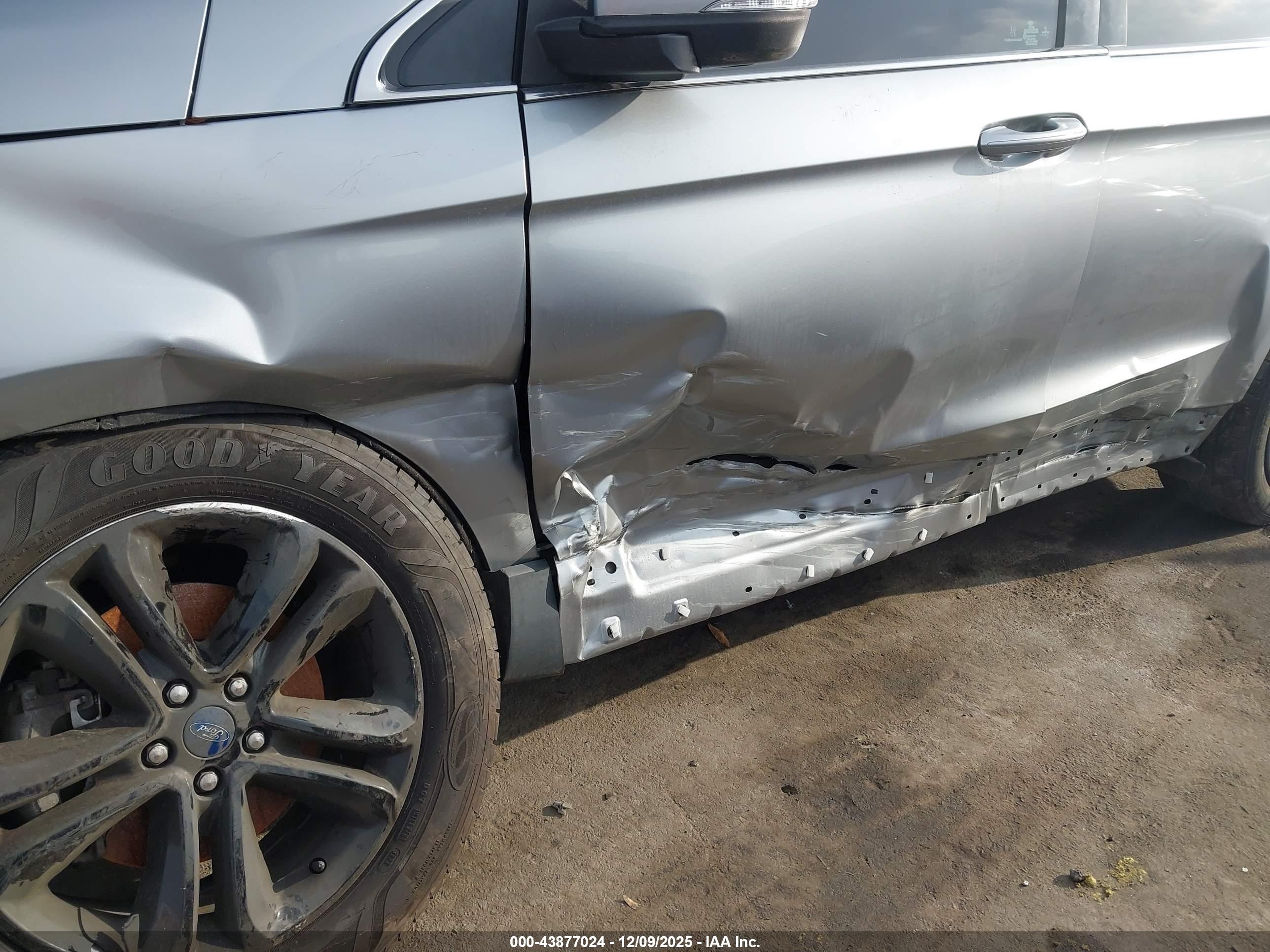 FORD EDGE image 6