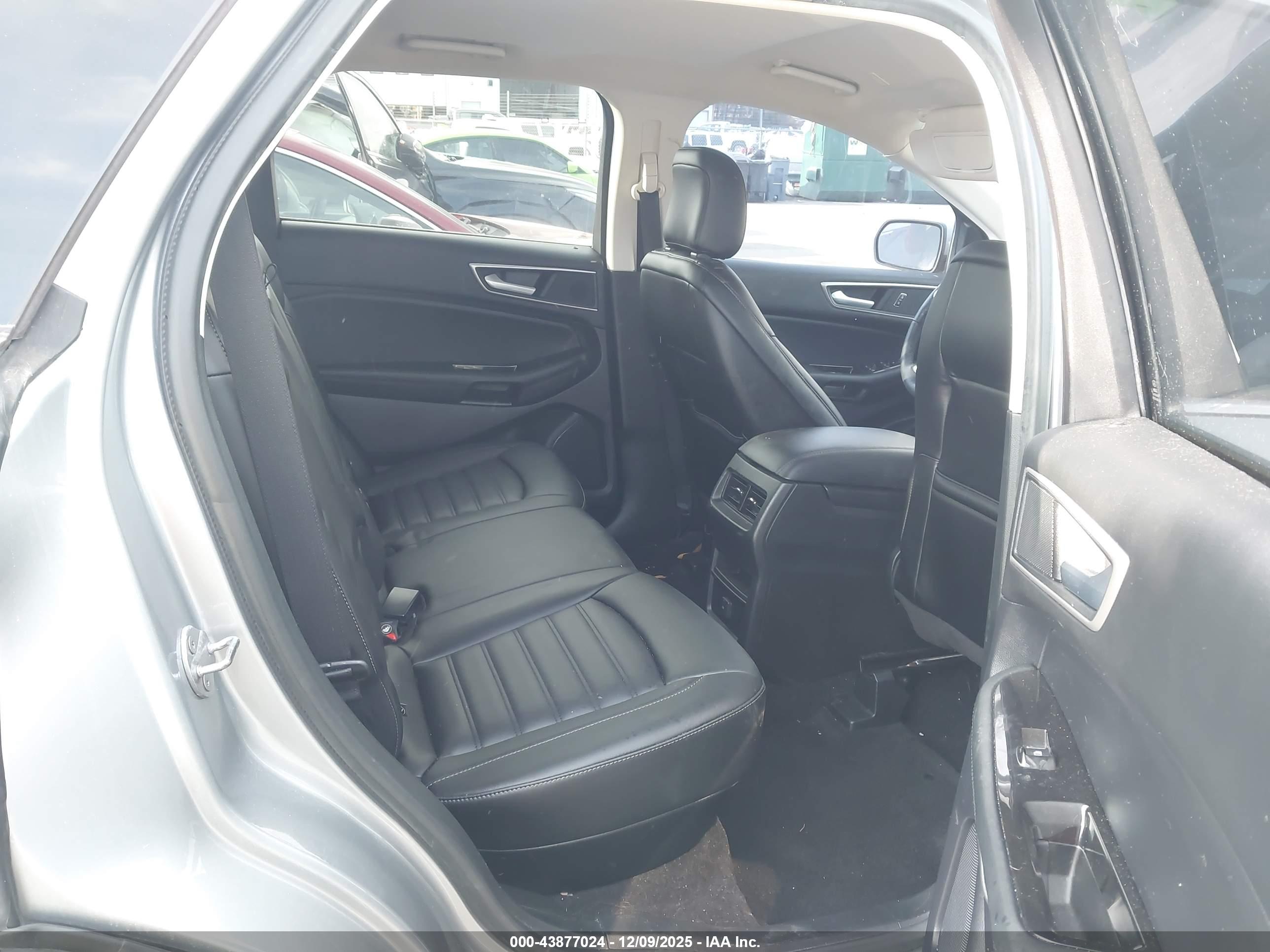 FORD EDGE image 8