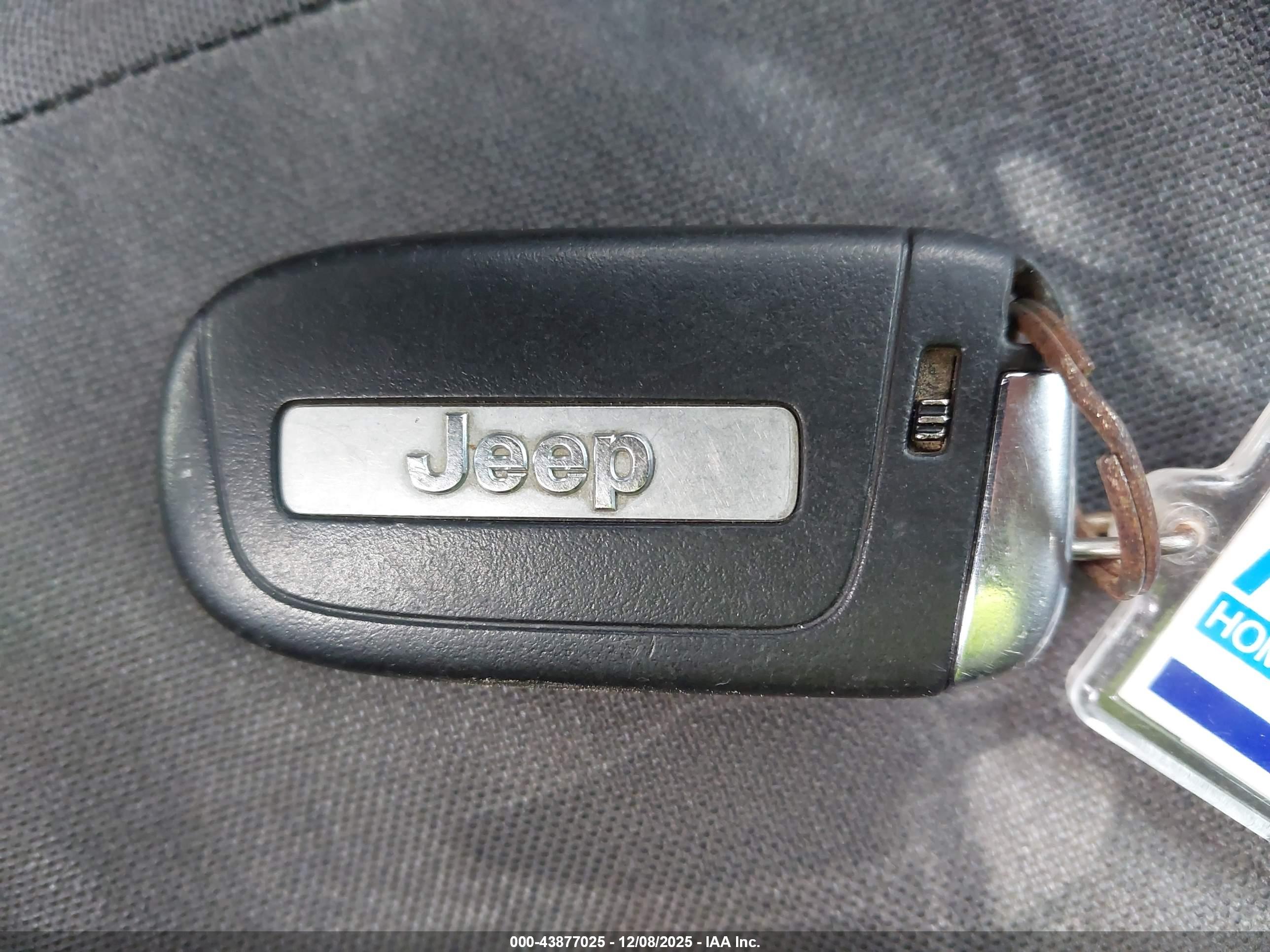 JEEP RENEGADE image 11