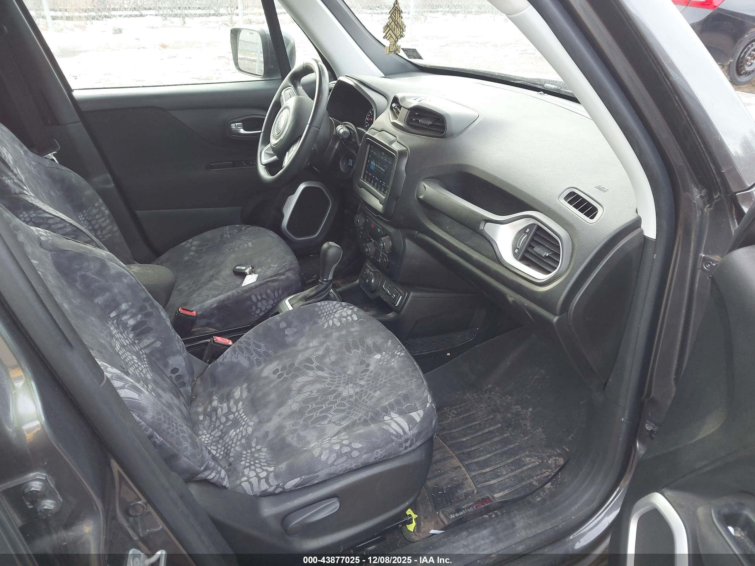 JEEP RENEGADE image 5
