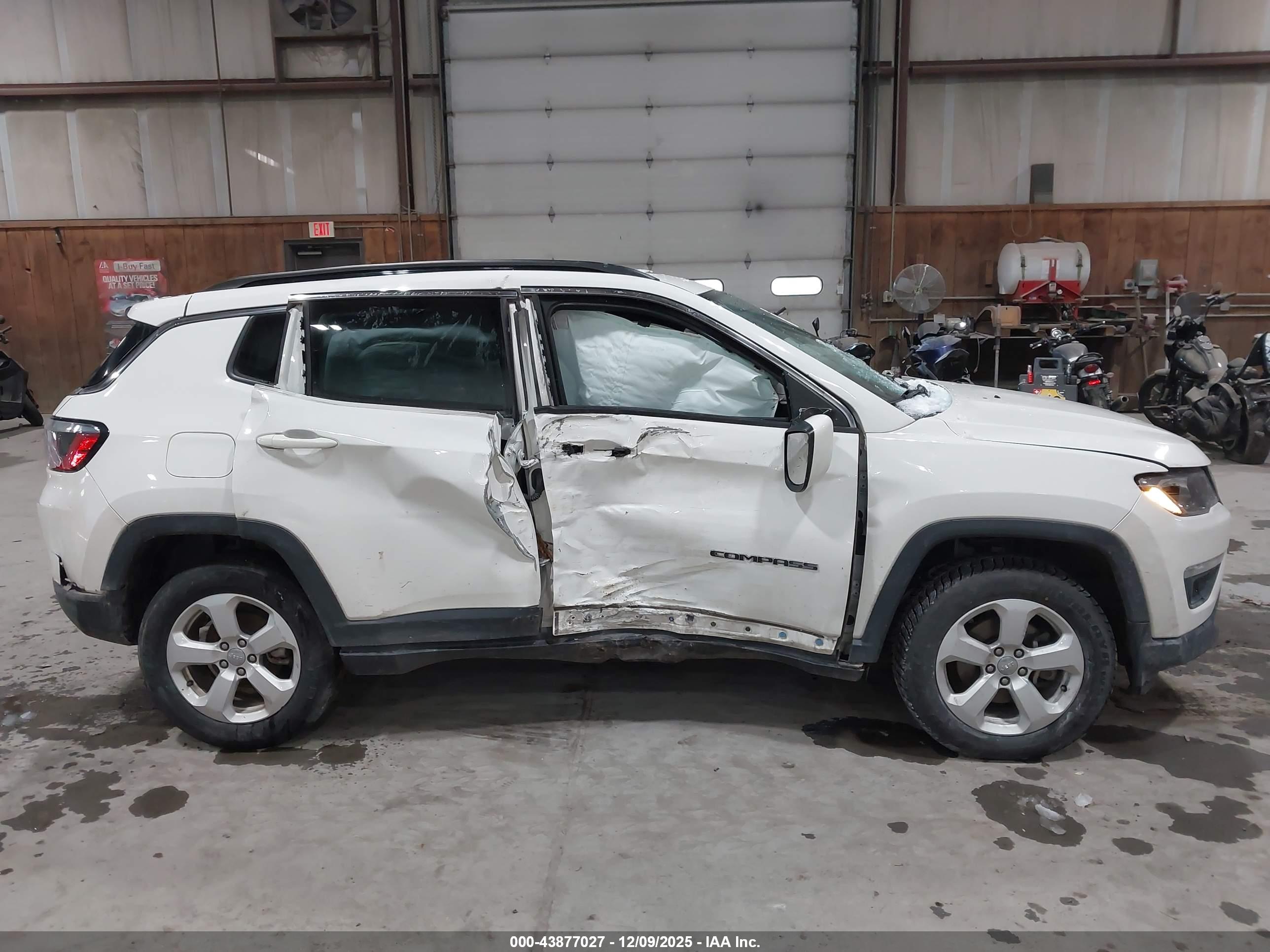 JEEP COMPASS image 6