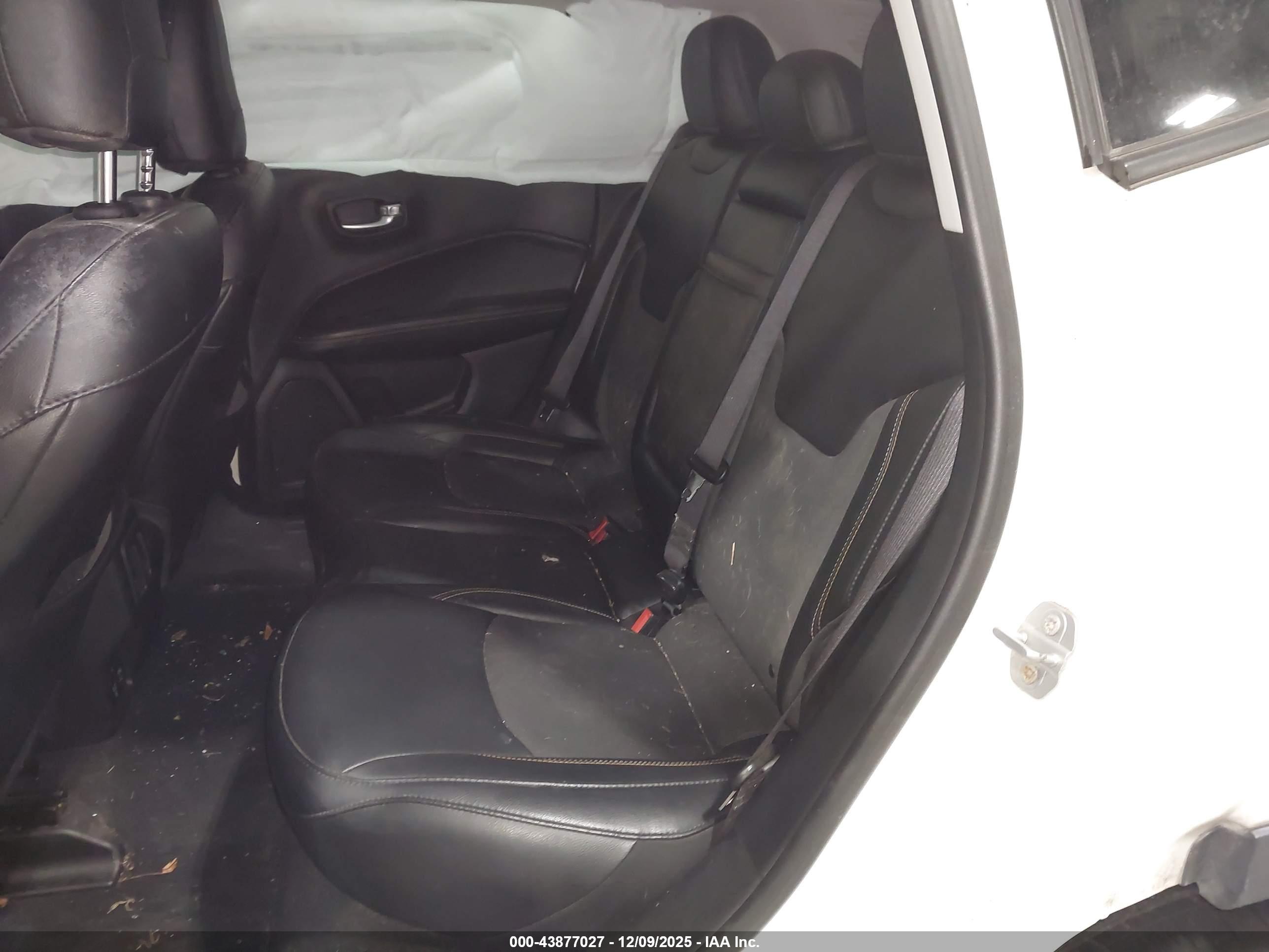 JEEP COMPASS image 8