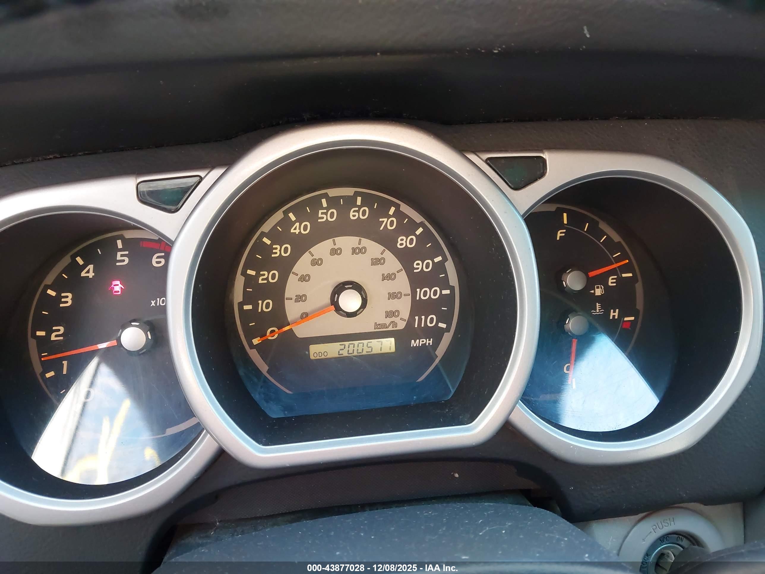 TOYOTA 4RUNNER image 7