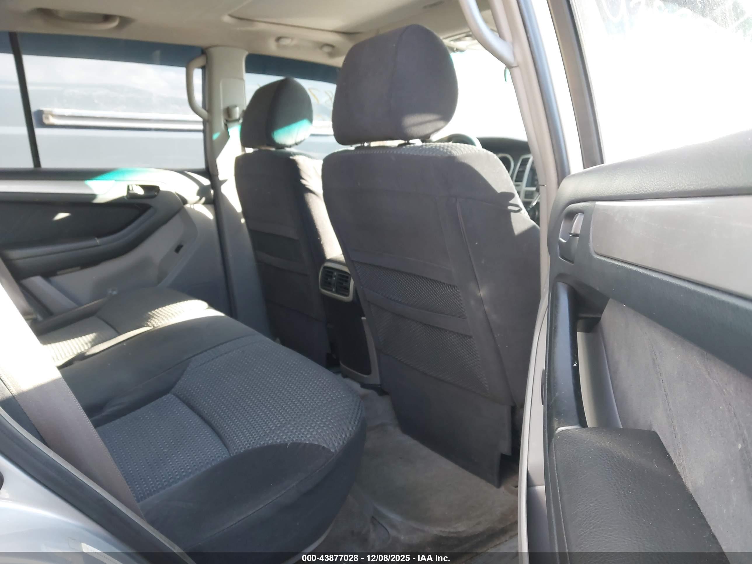 TOYOTA 4RUNNER image 8