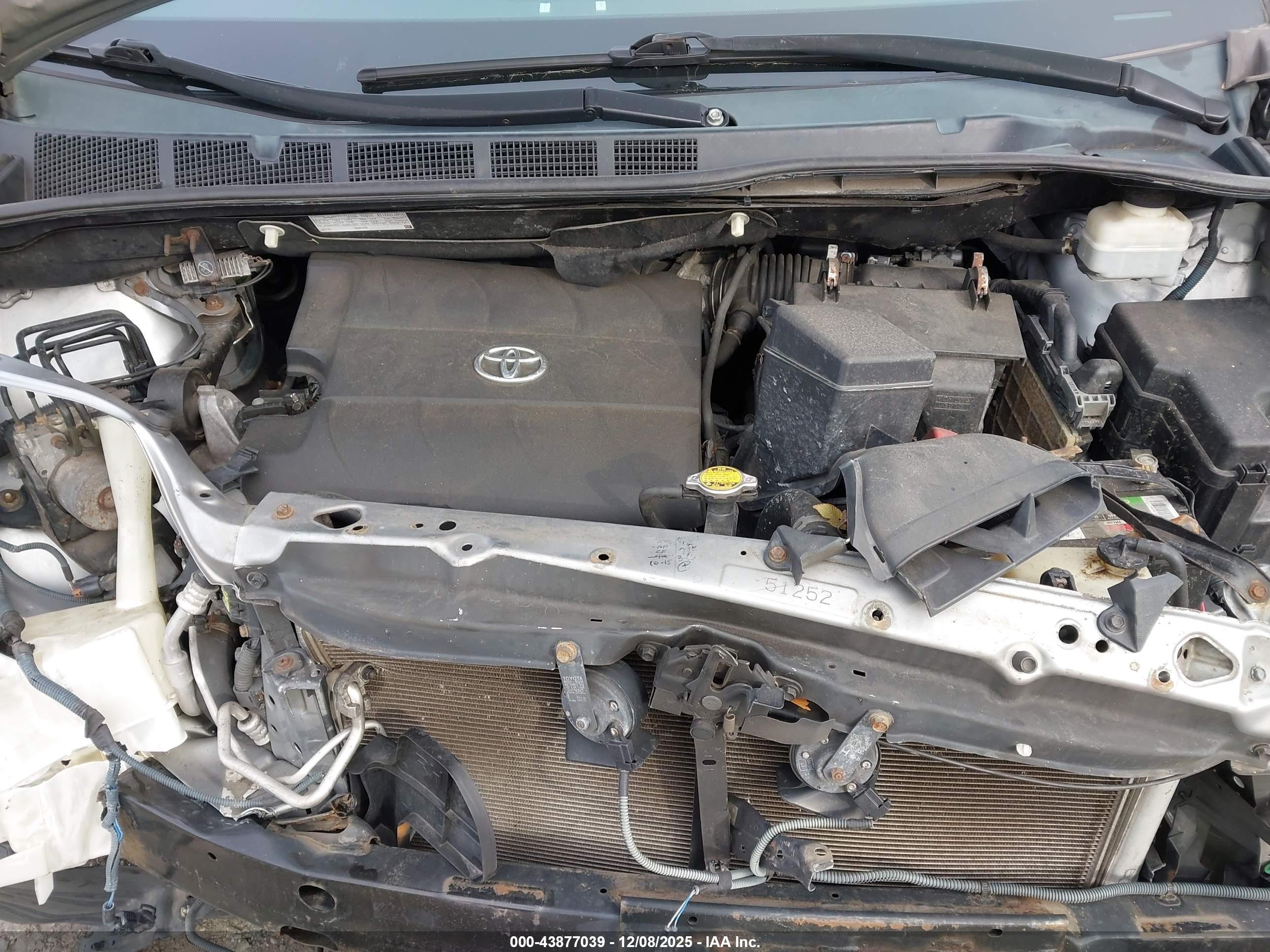 TOYOTA SIENNA image 10