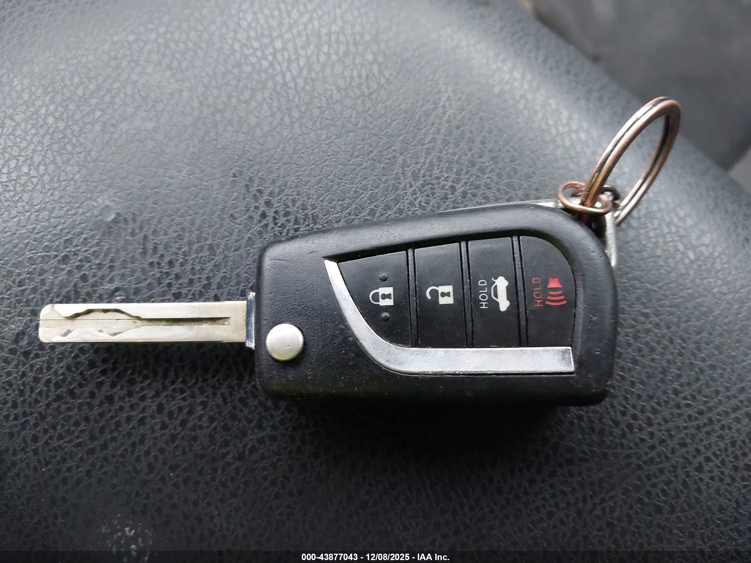 TOYOTA CAMRY image 11