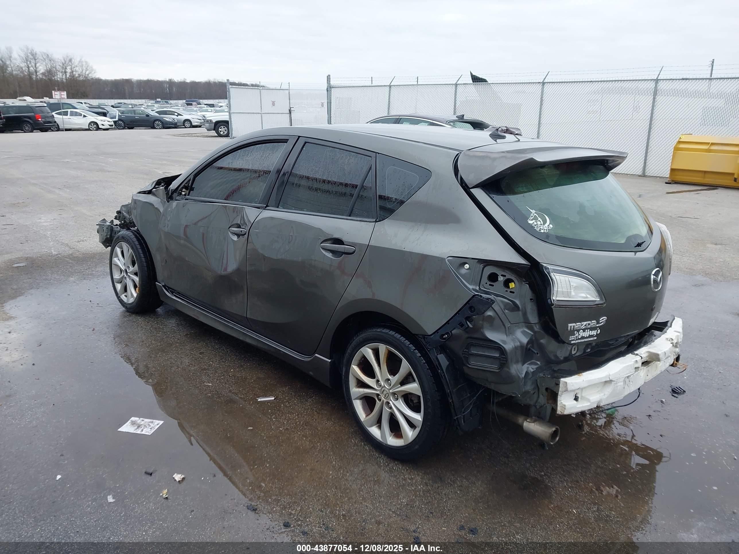 MAZDA MAZDA3 image 3