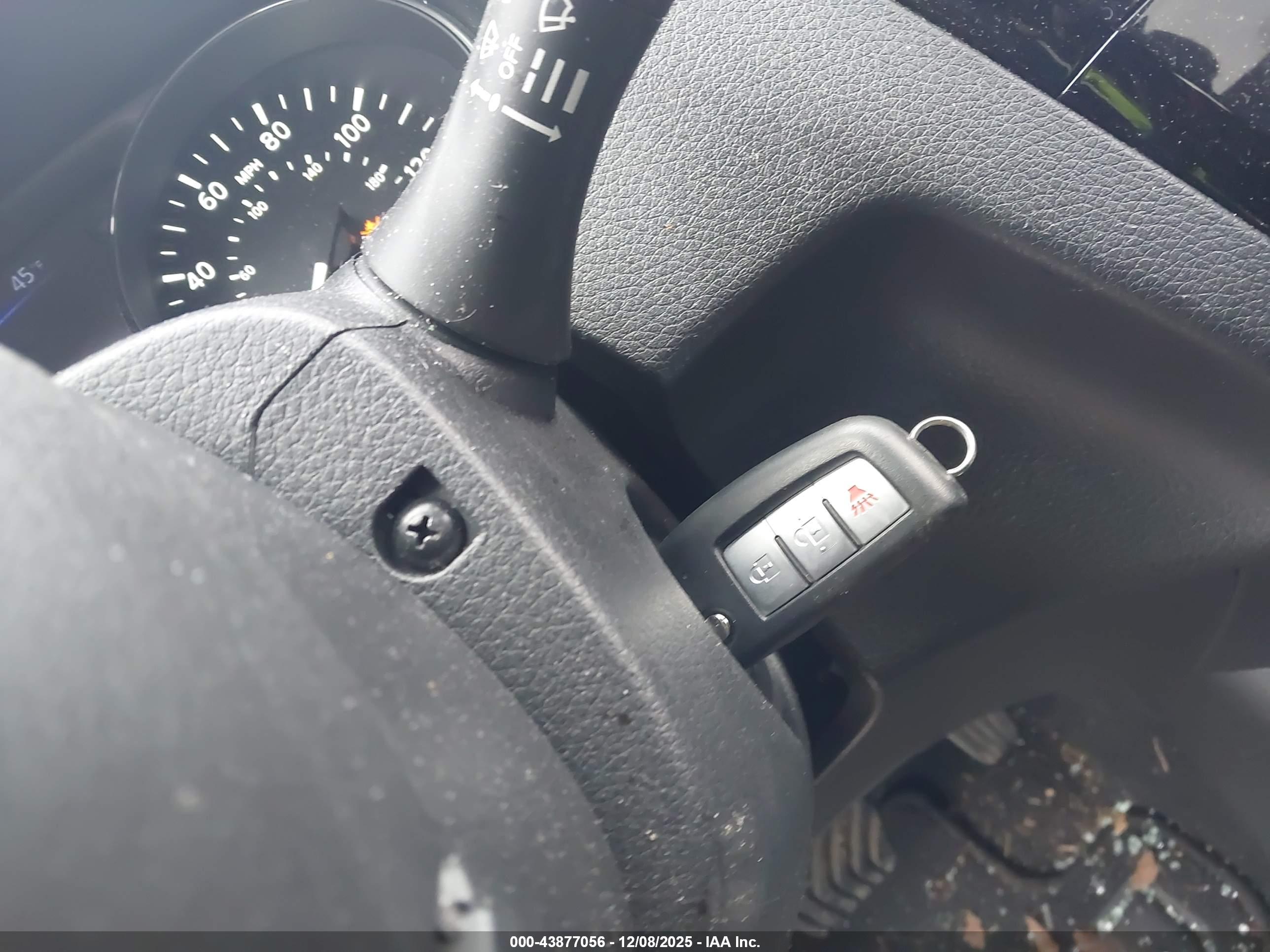 NISSAN ROGUE image 11