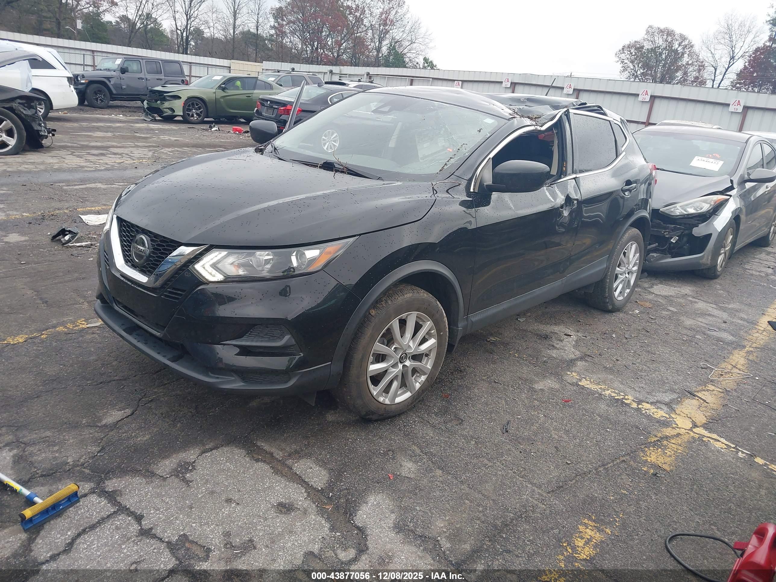 NISSAN ROGUE image 2