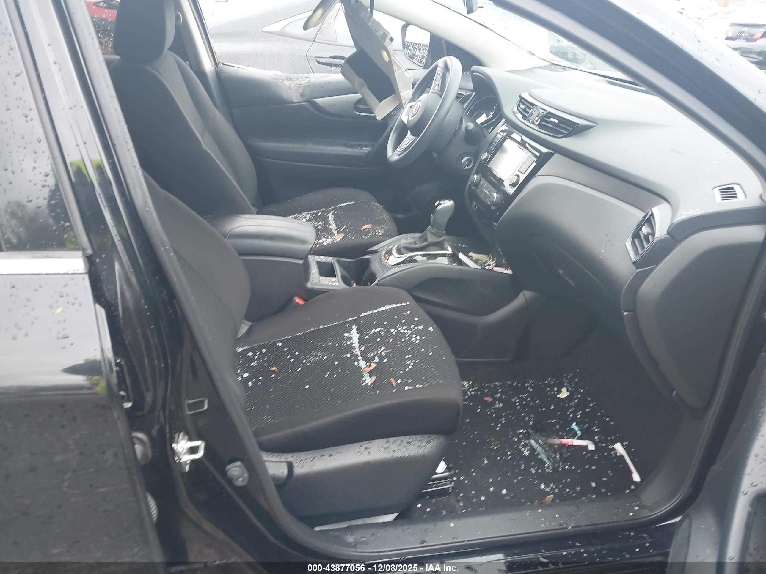 NISSAN ROGUE image 5